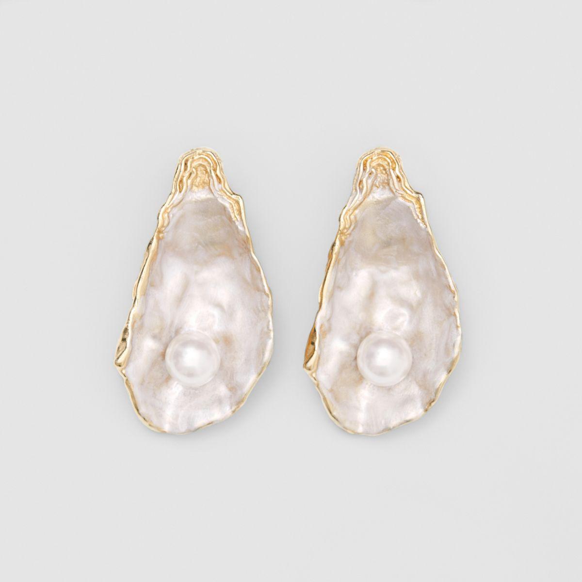 Burberry Resin Pearl Gold-plated Oyster Earrings in Metallic | Lyst