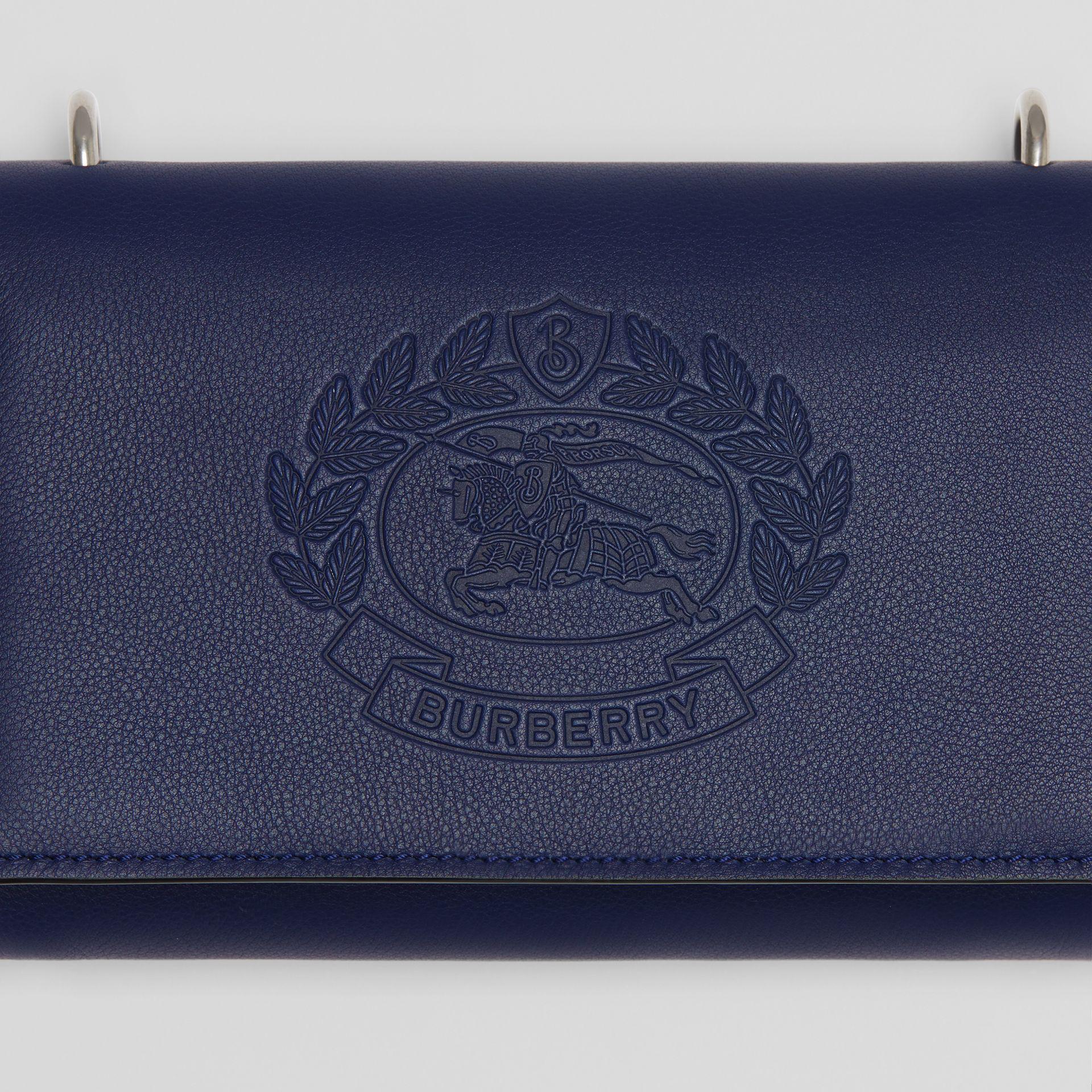 burberry crest wallet