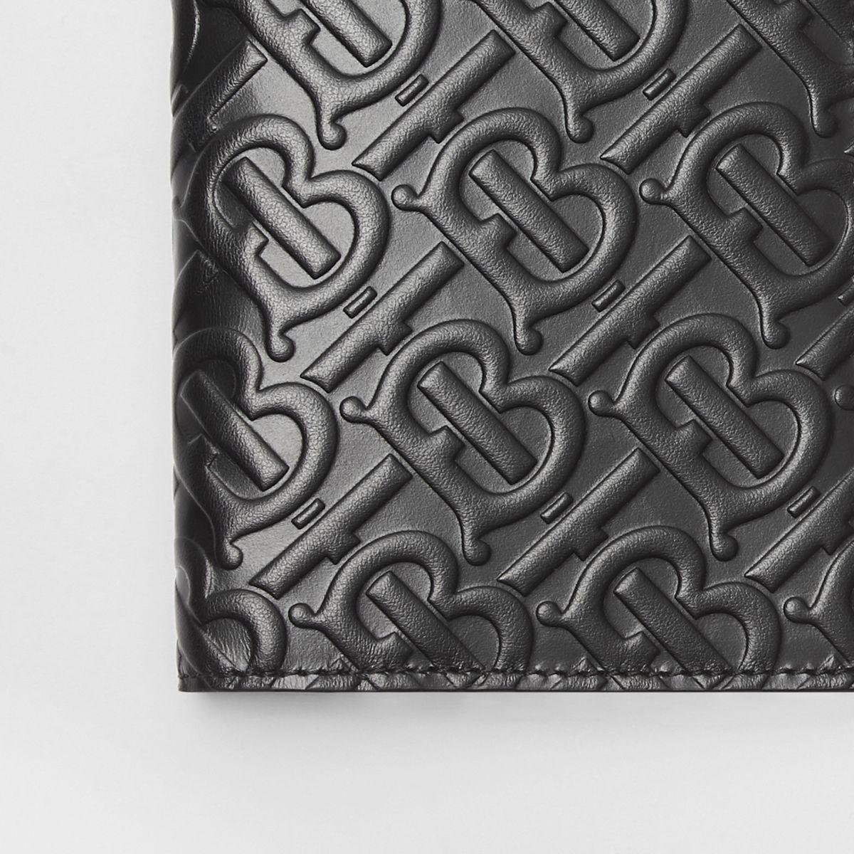 Burberry Monogram Leather Passport Holder in Black for Men Lyst