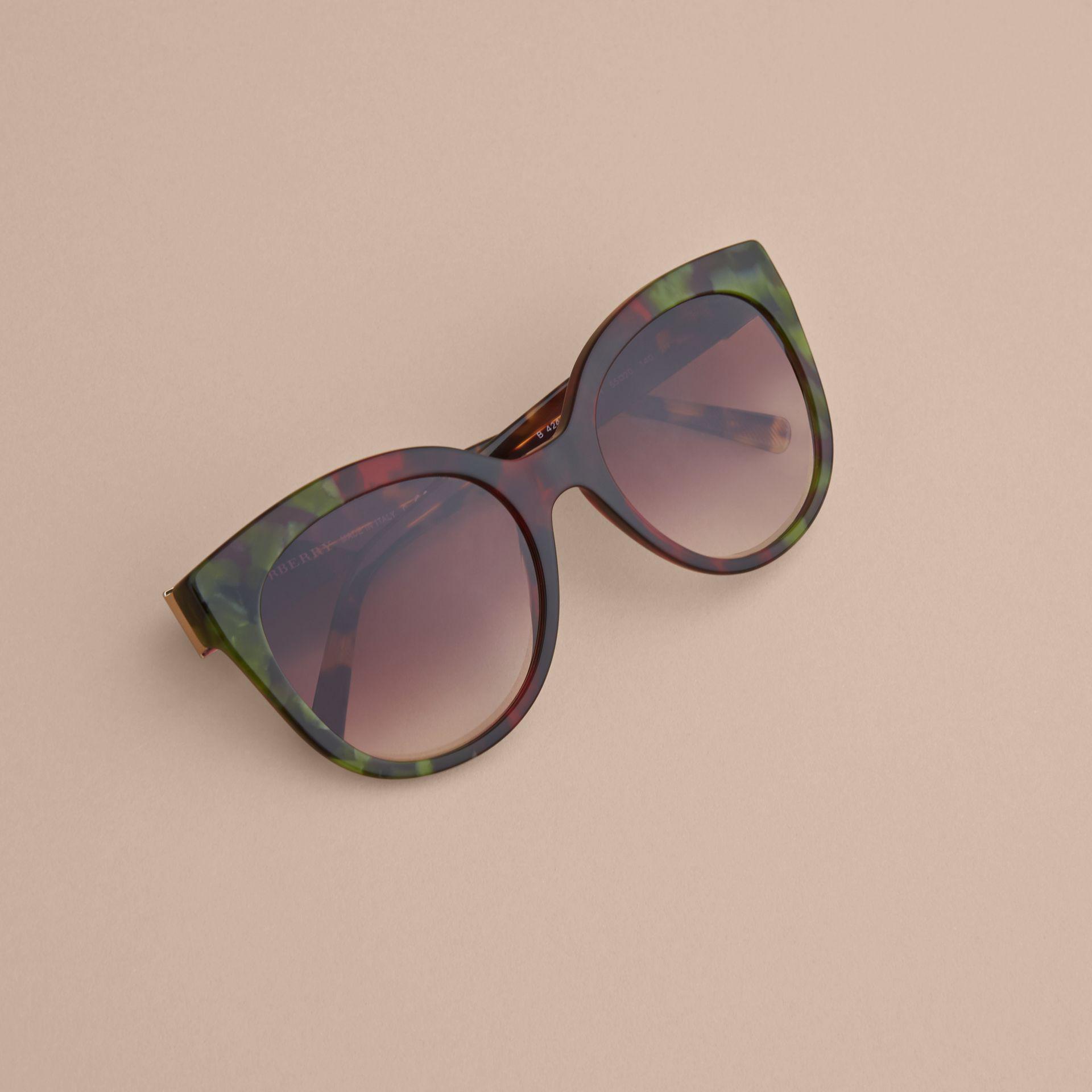 À De En Multicolor Coloris Lunettes Monture Chat Soleil Avec Boucle Œil Burberry 9IEHeWD2Y