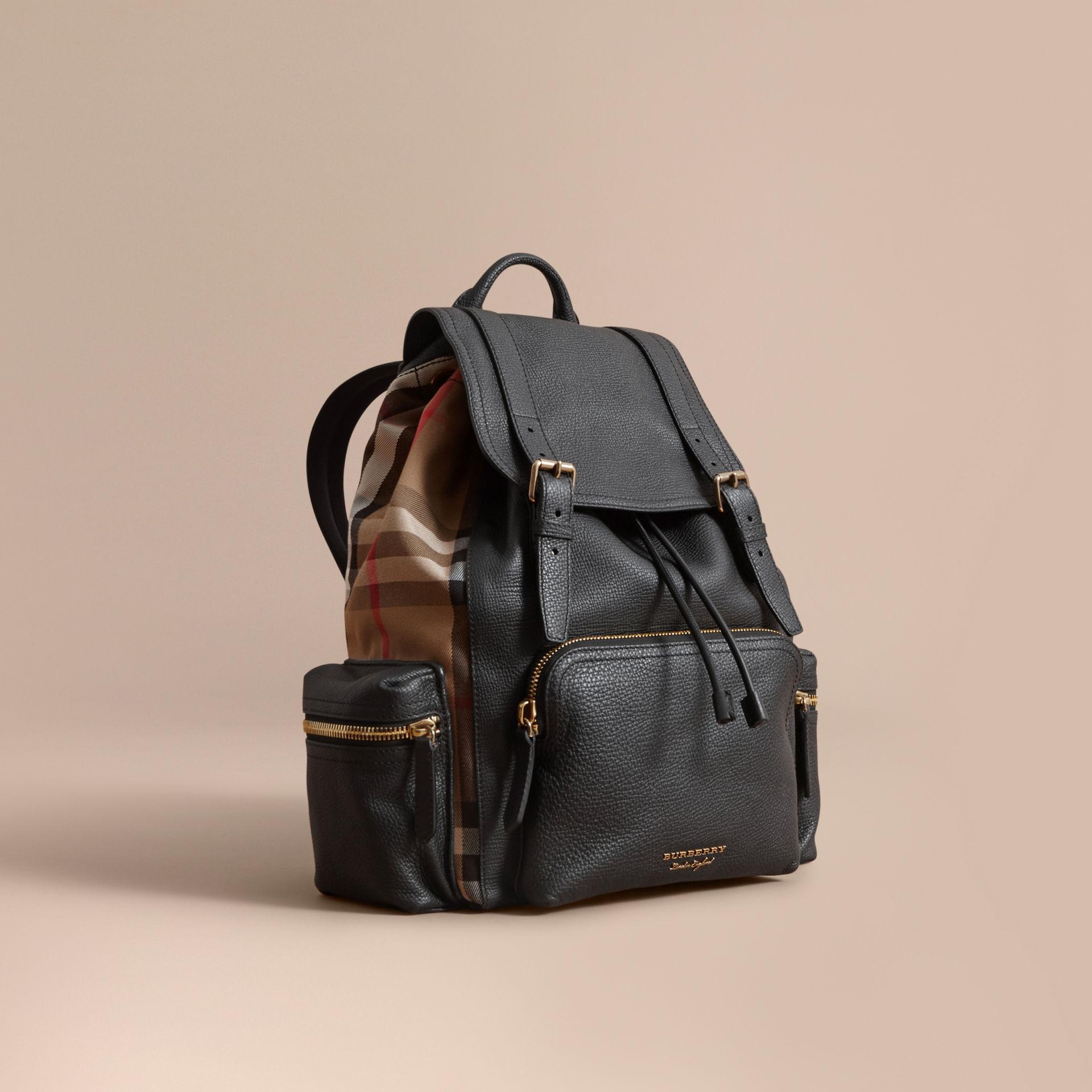 Burberry The Large Rucksack In Grainy Leather And House Check in Black for  Men | Lyst