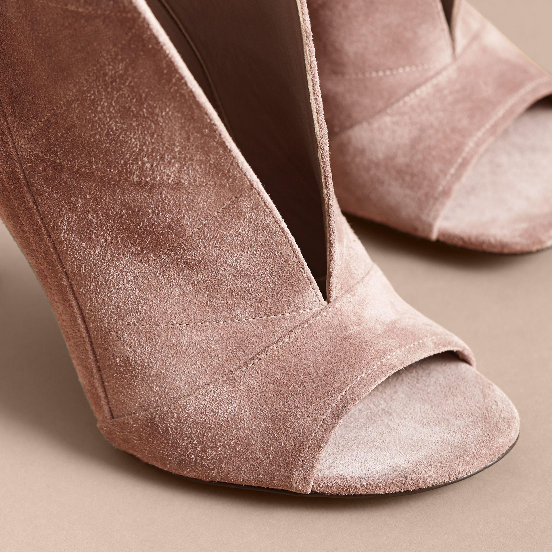 burberry boots pink
