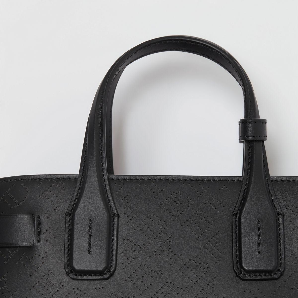 the small banner in perforated logo leather