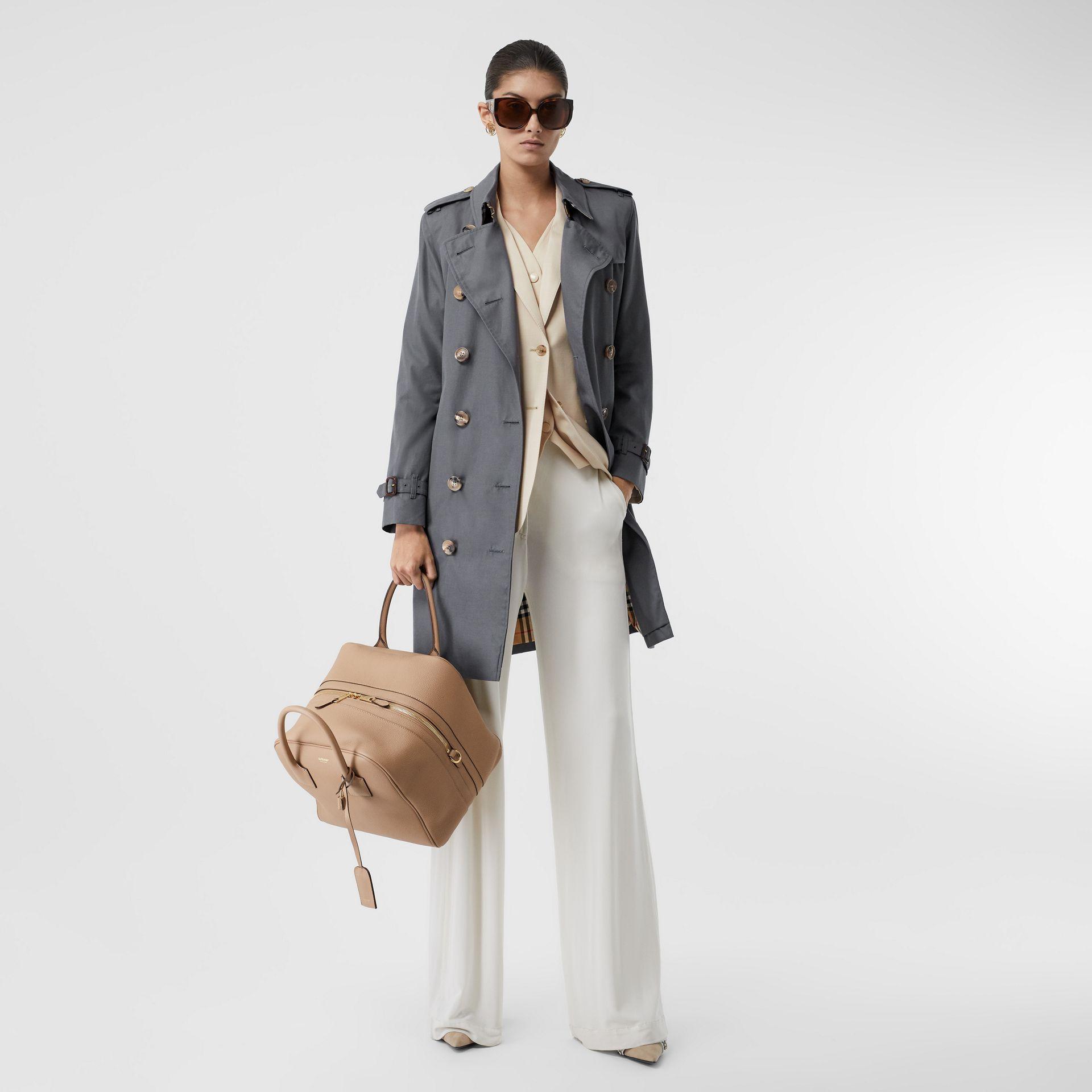 Burberry The Mid-length Kensington Heritage Trench Coat in Grey | Lyst  Canada