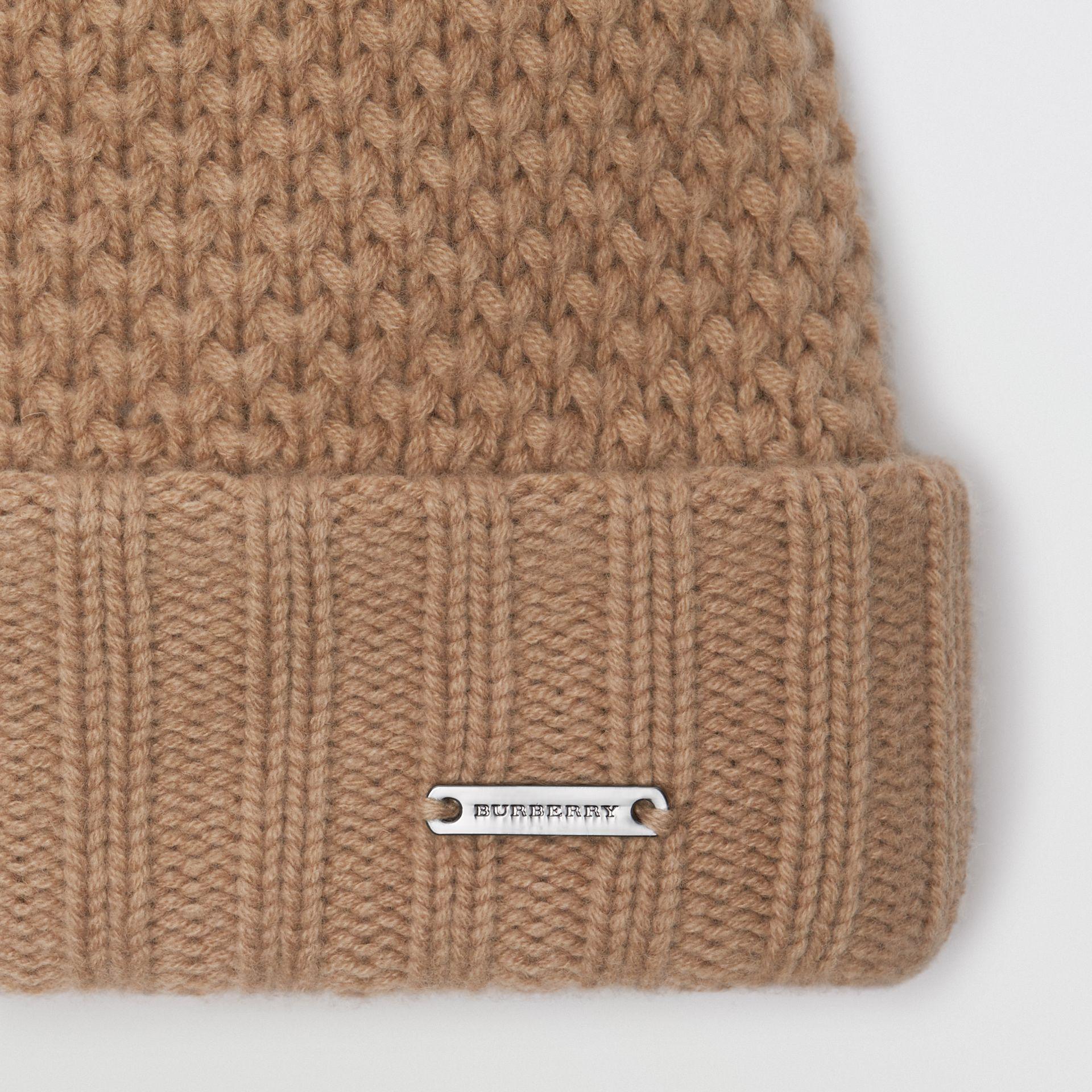 Burberry Fur Pom-pom Wool Cashmere Beanie in Natural | Lyst