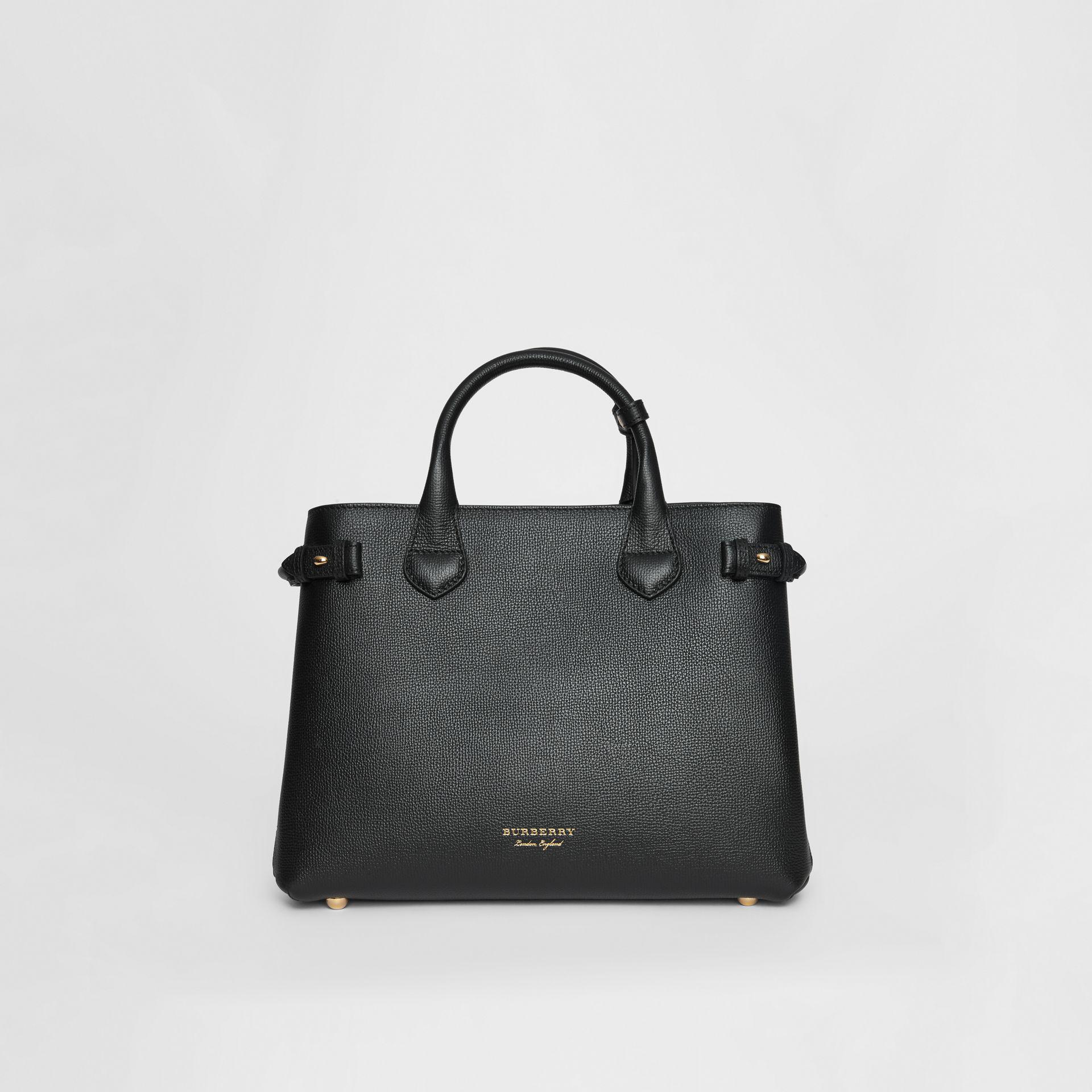 Burberry medium banner black hotsell