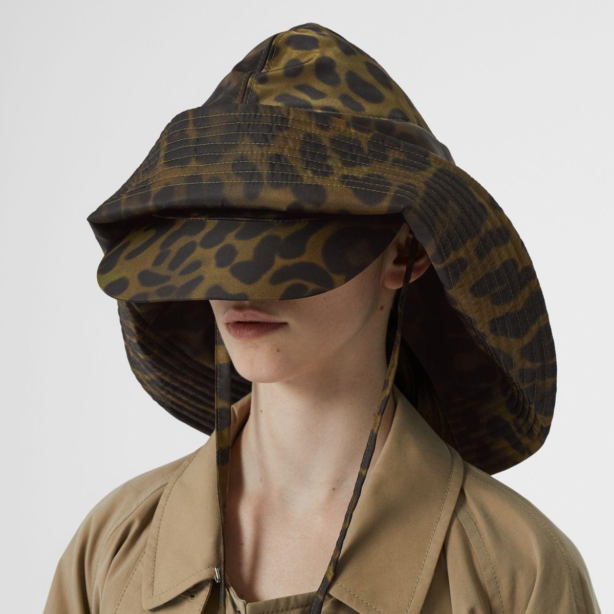 Burberry Animal-print Technical-twill Rain Hat for Men - Save 70% - Lyst