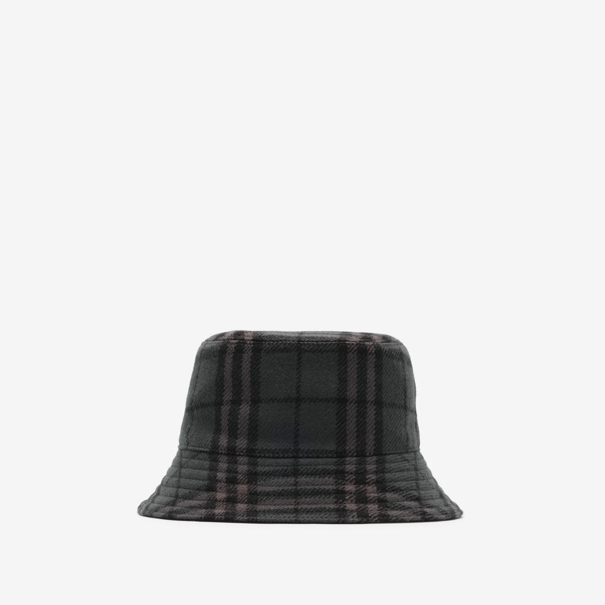 Burberry Bucket Hats for Men - Up to 59% off | Lyst