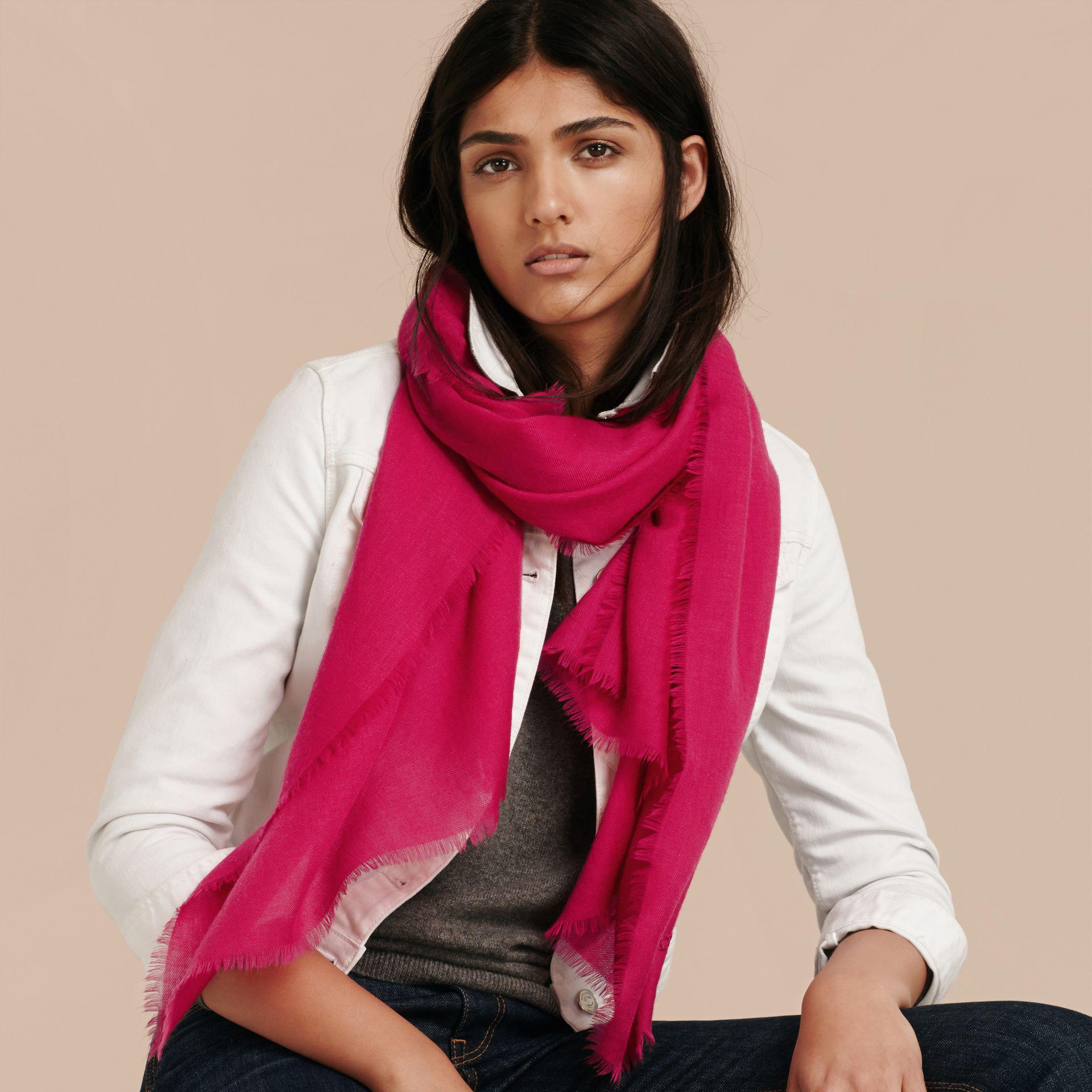 Burberry Lightweight Cashmere Scarf in Fuchsia Pink (Pink) Lyst