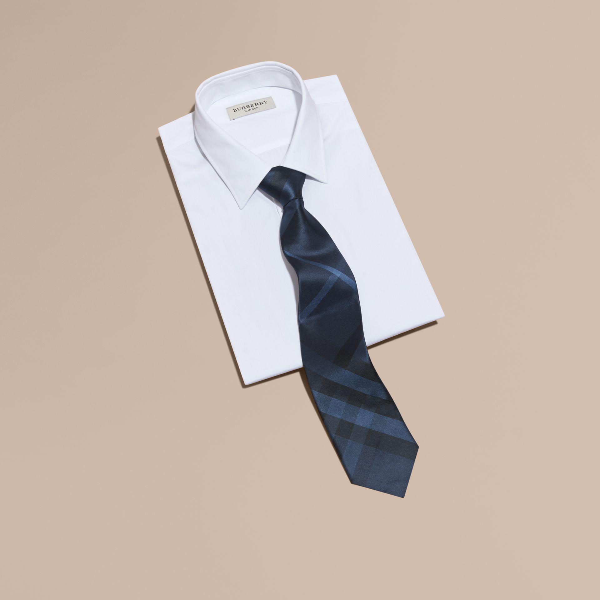 navy burberry tie