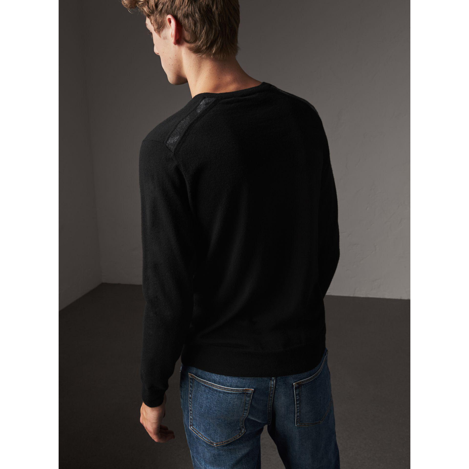 Burberry Lightweight Crew Neck Cashmere Sweater With Check Trim Black