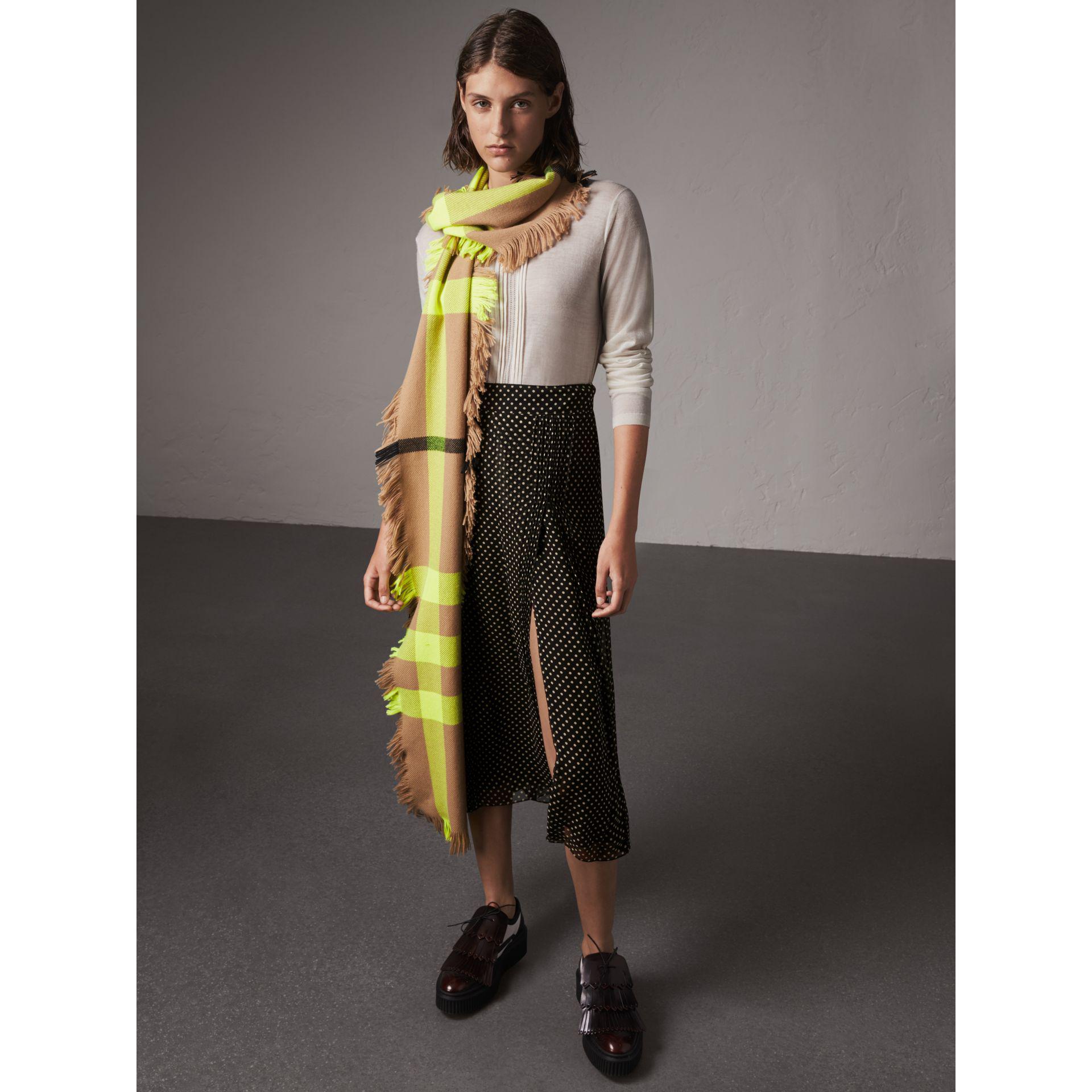 burberry fringe scarf
