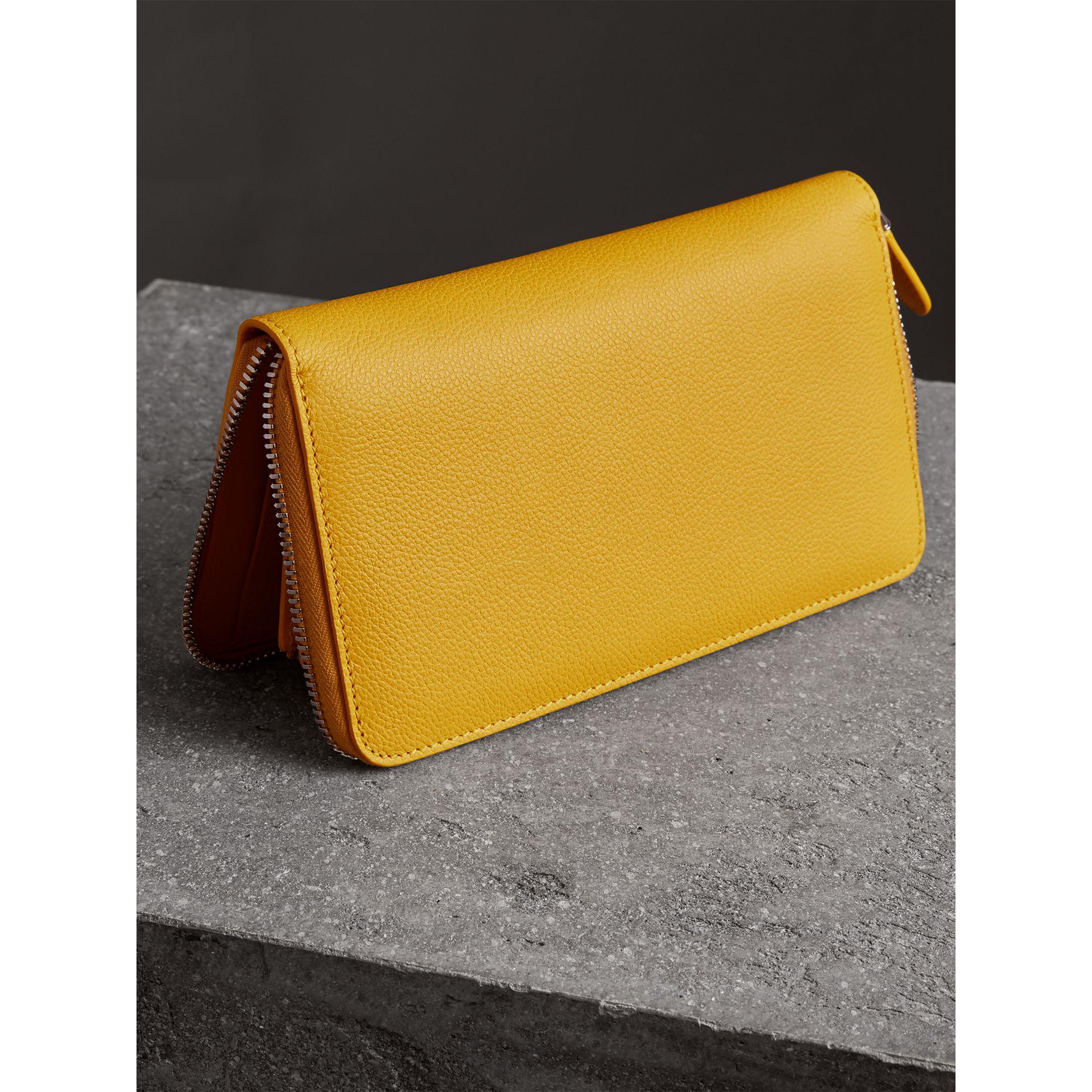 grainy leather international bifold wallet