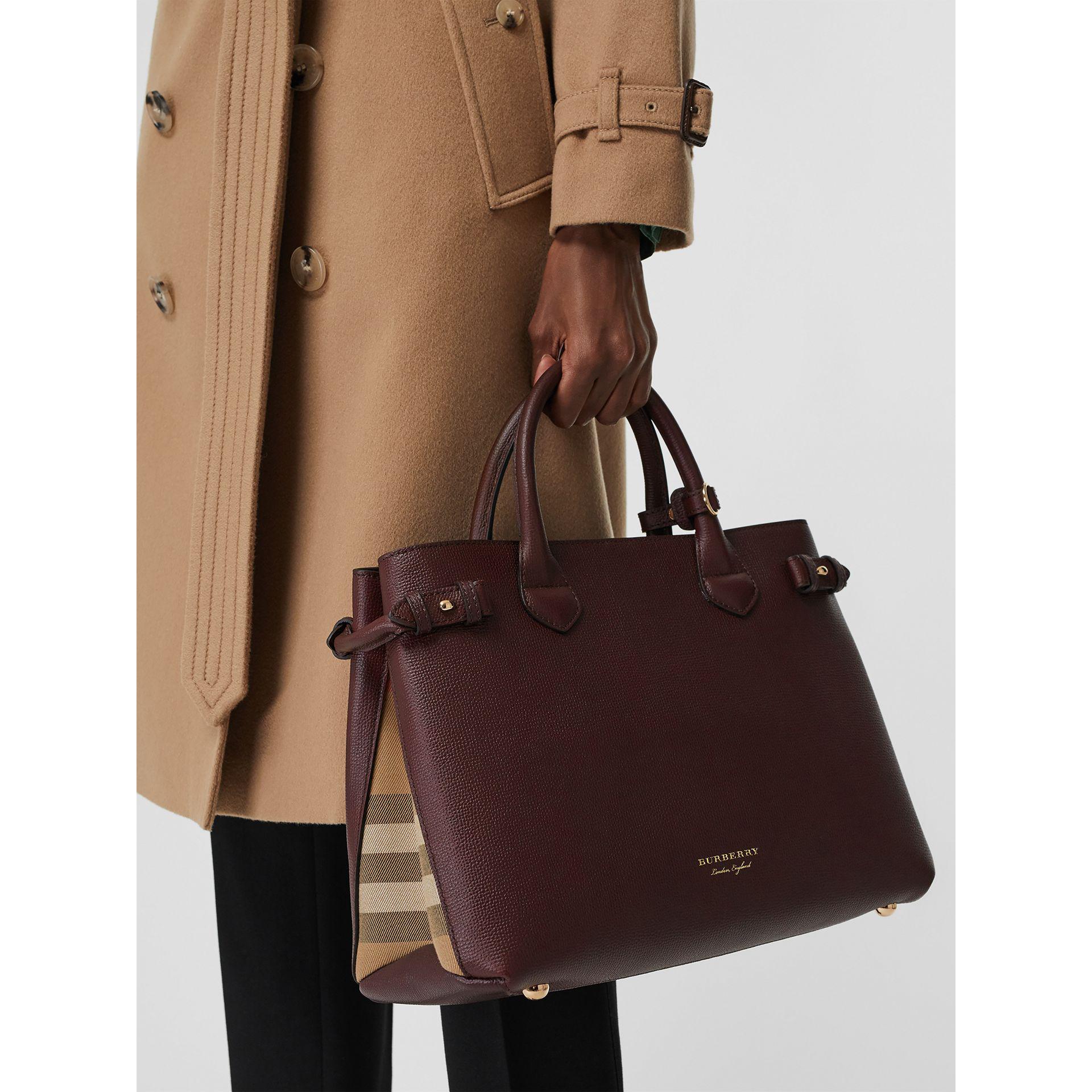 Burberry The Medium Banner In Leather And House Check Mahogany Red | Lyst