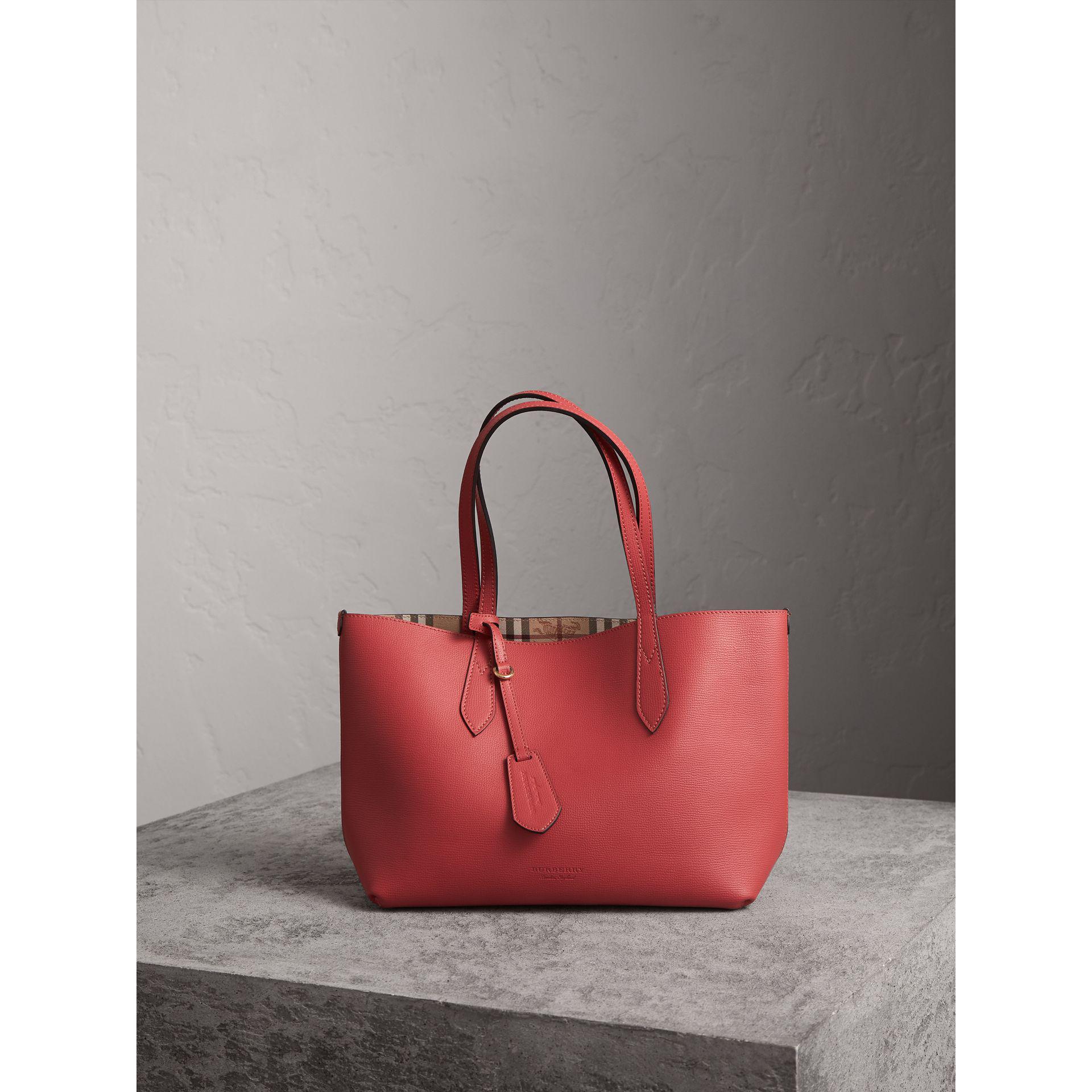 Burberry The Medium Reversible Tote In Haymarket Check And Leather Coral  Red