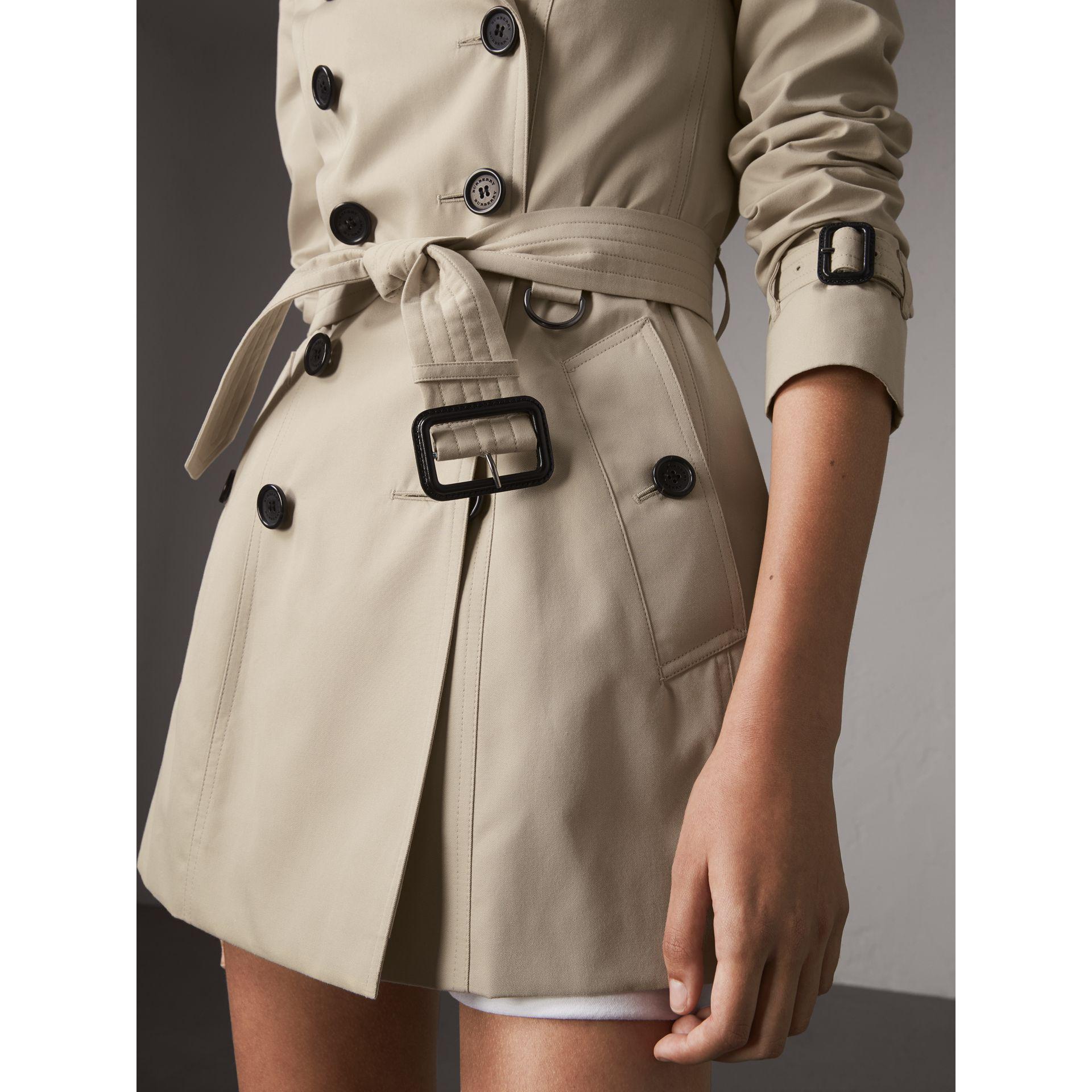 Burberry The Chelsea – Short Heritage Trench Coat Stone in Blue | Lyst