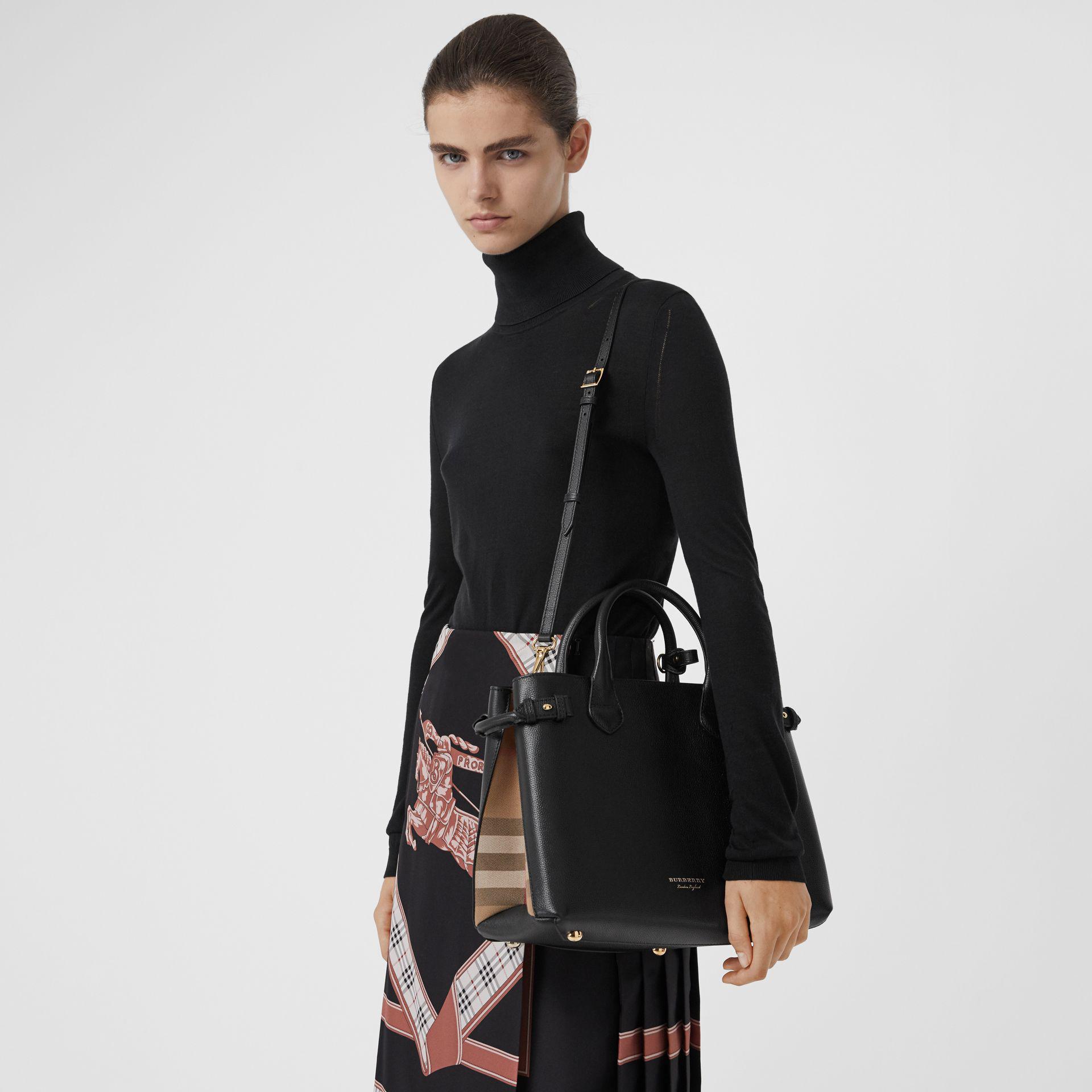 Burberry The Medium Banner In Leather And House Check Black | Lyst