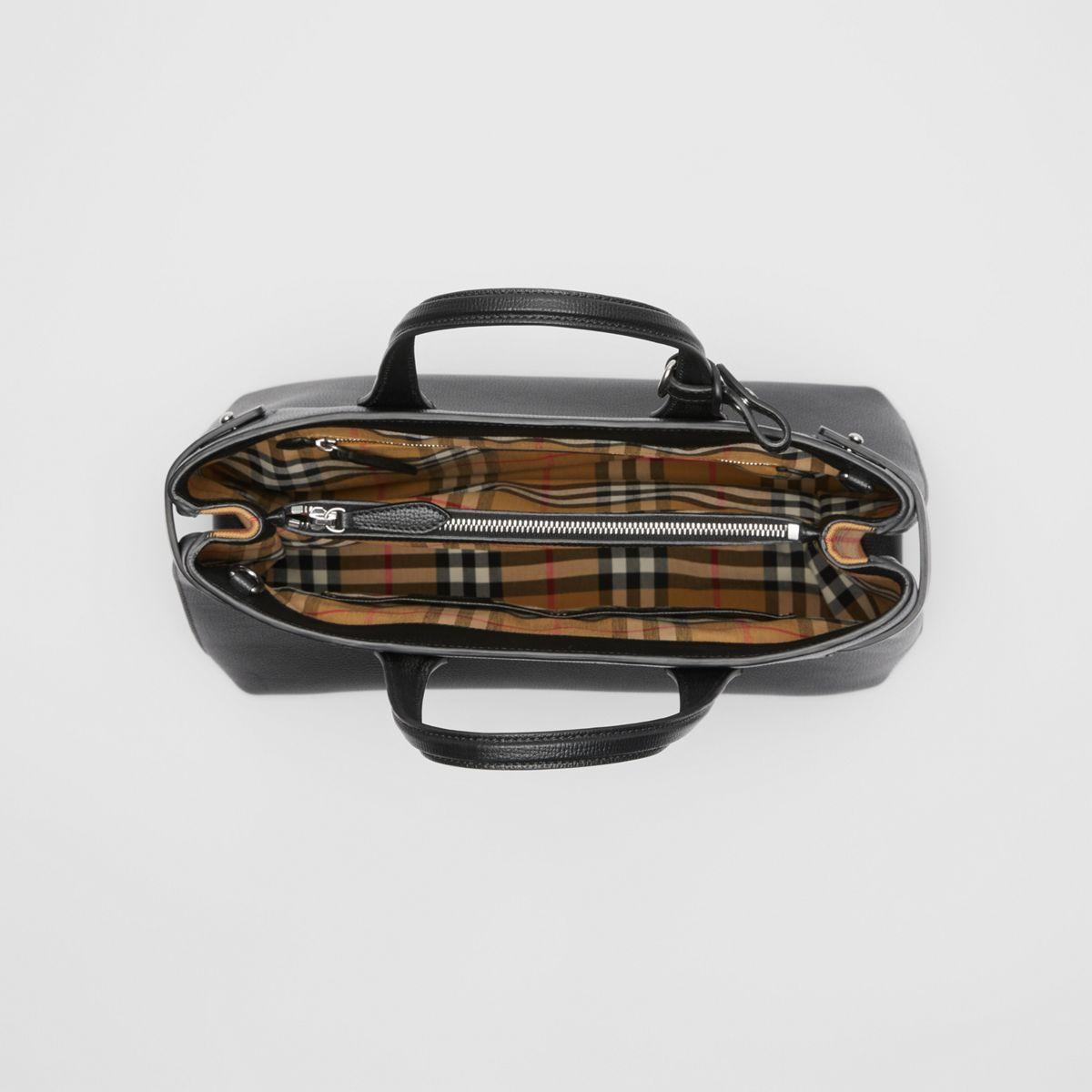 Burberry the medium banner in shop leather and vintage check