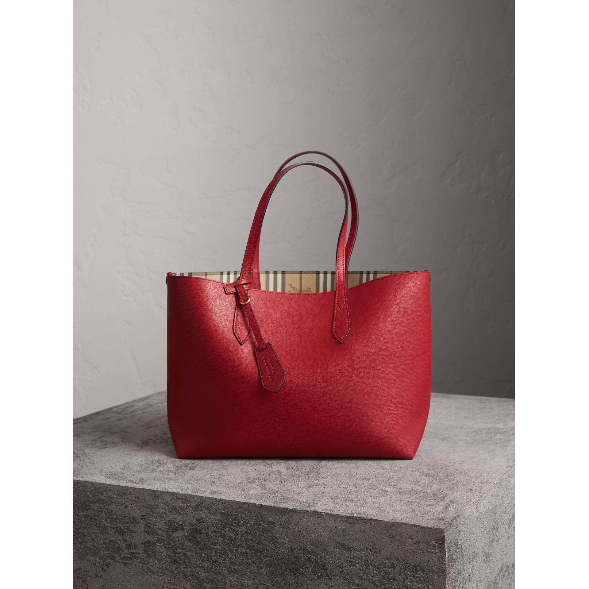 Burberry The Medium Reversible Tote In Haymarket Check And Leather Poppy  Red