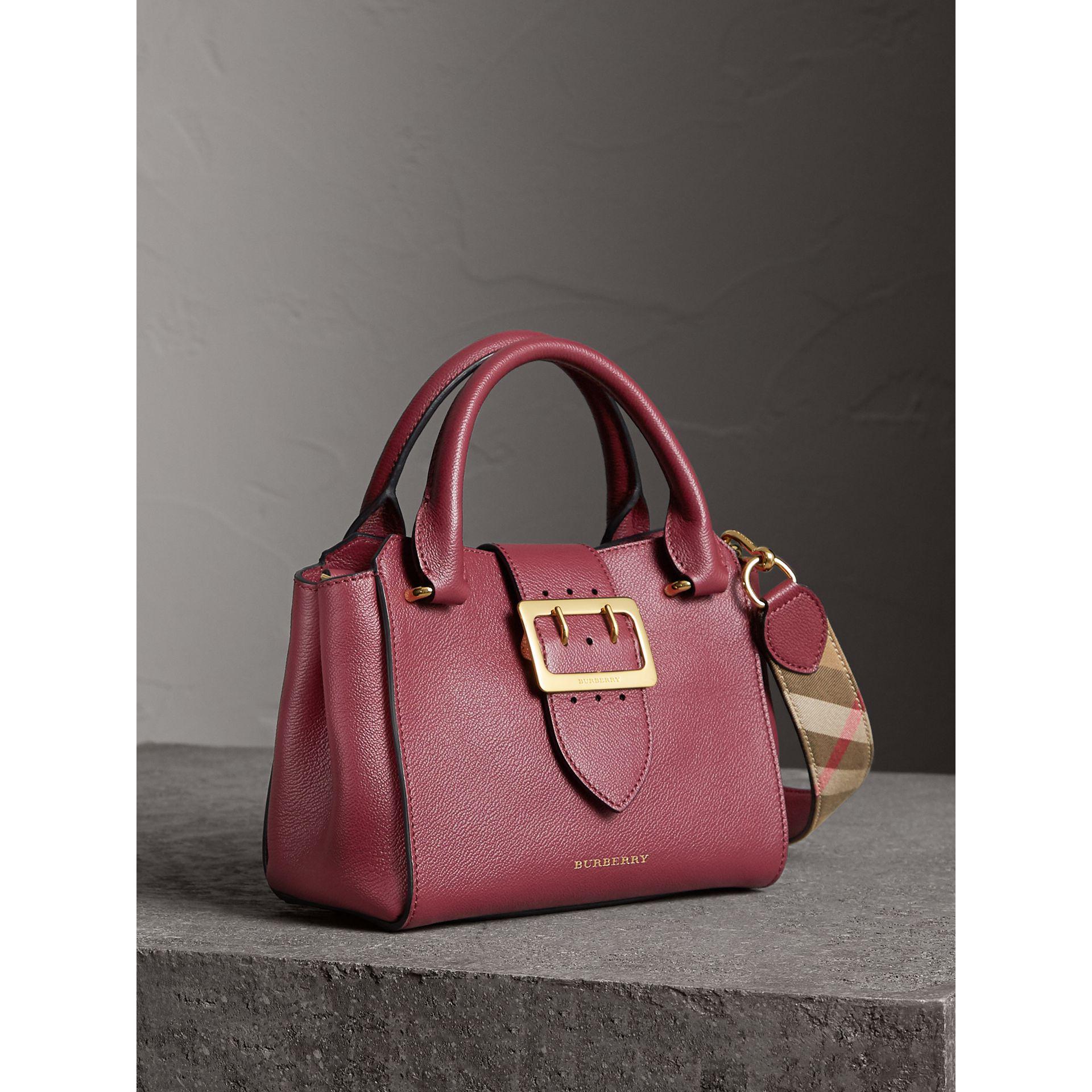 burberry buckle bag