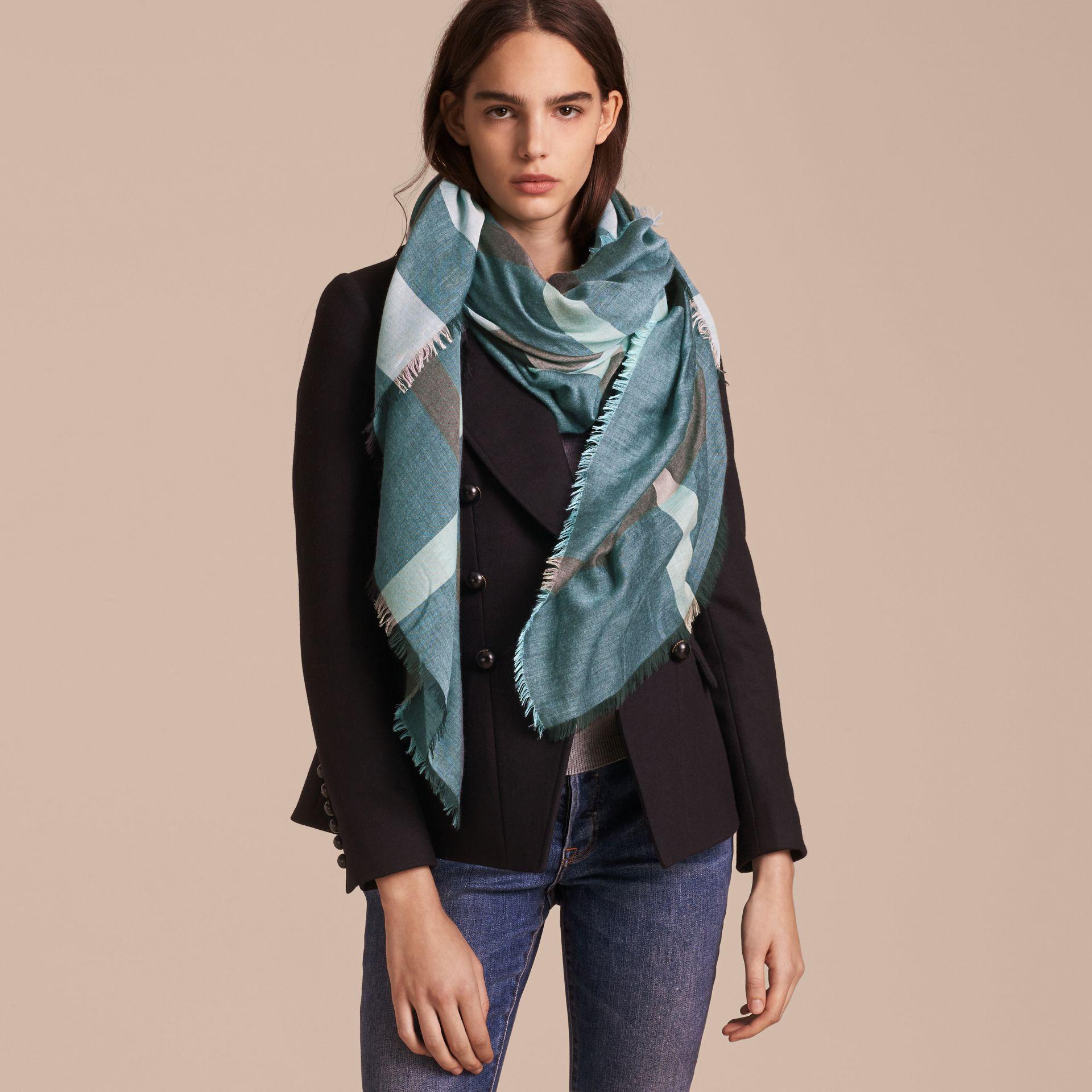 burberry lightweight jacket