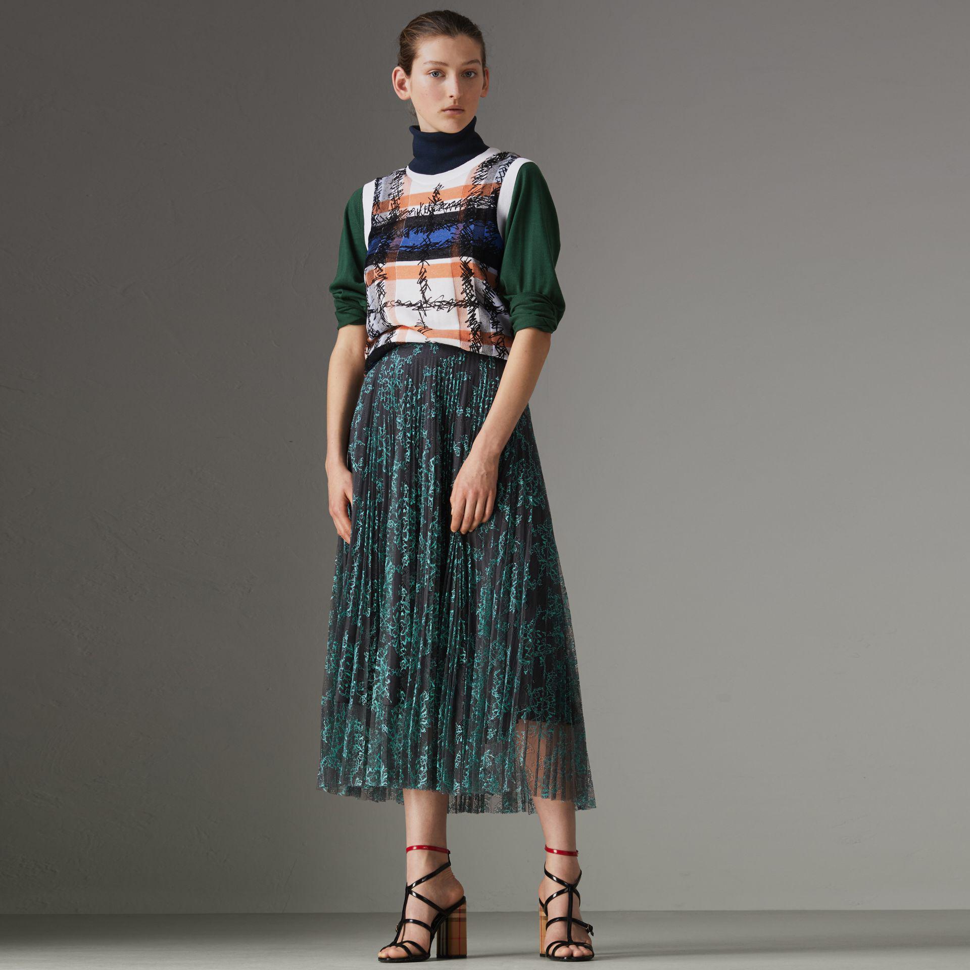 burberry lace skirt