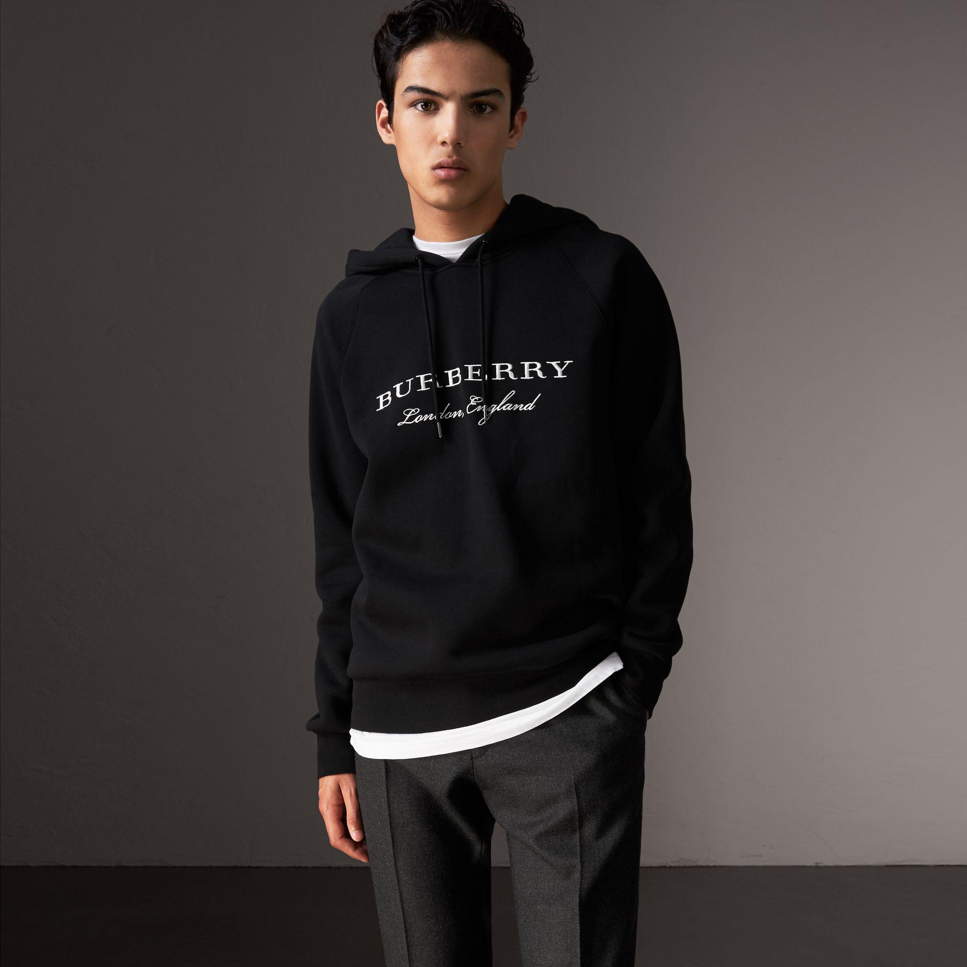 spejl brug løber tør Burberry Embroidered Hooded Sweatshirt Black for Men | Lyst
