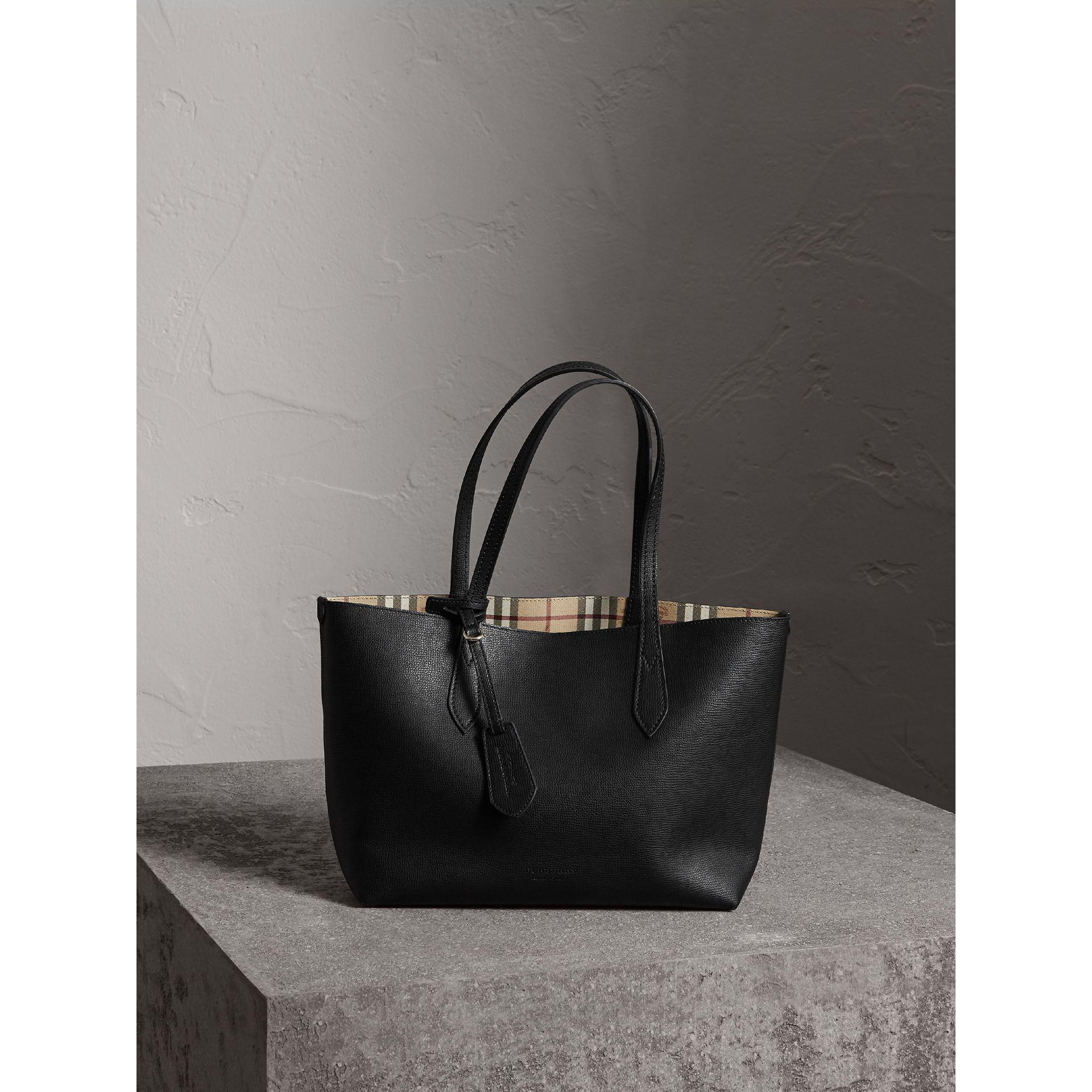 Burberry The Small Reversible Tote In Haymarket Check And Leather Black -  Lyst