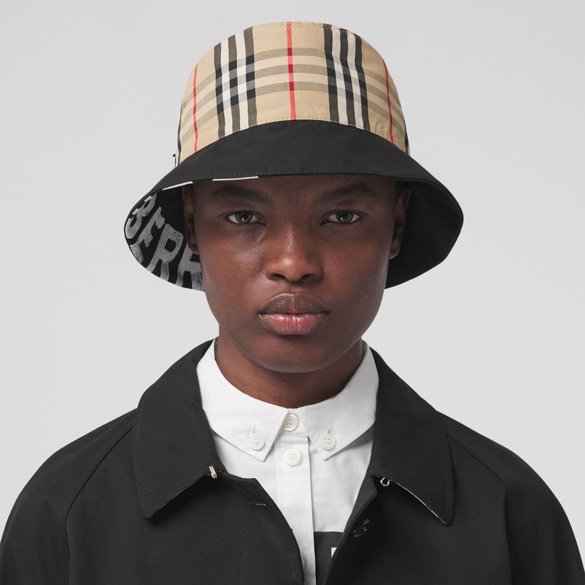 Burberry Reversible Logo Print Cotton Gabardine Bucket Hat in Black | Lyst