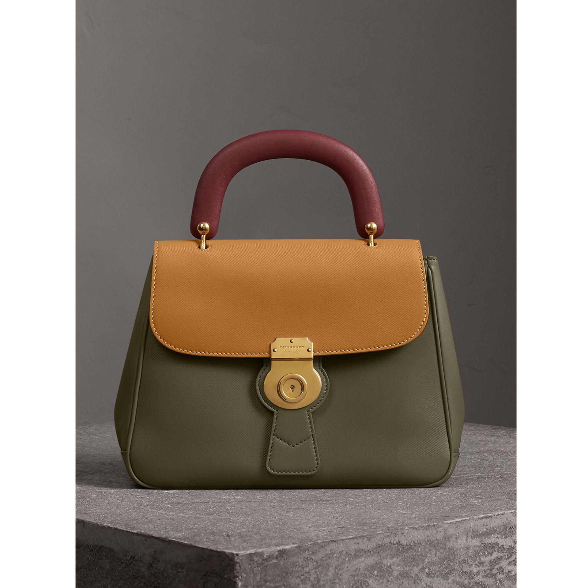Burberry Leather The Medium Dk88 Top Handle Bag Moss Green/ochre Yellow -  Lyst