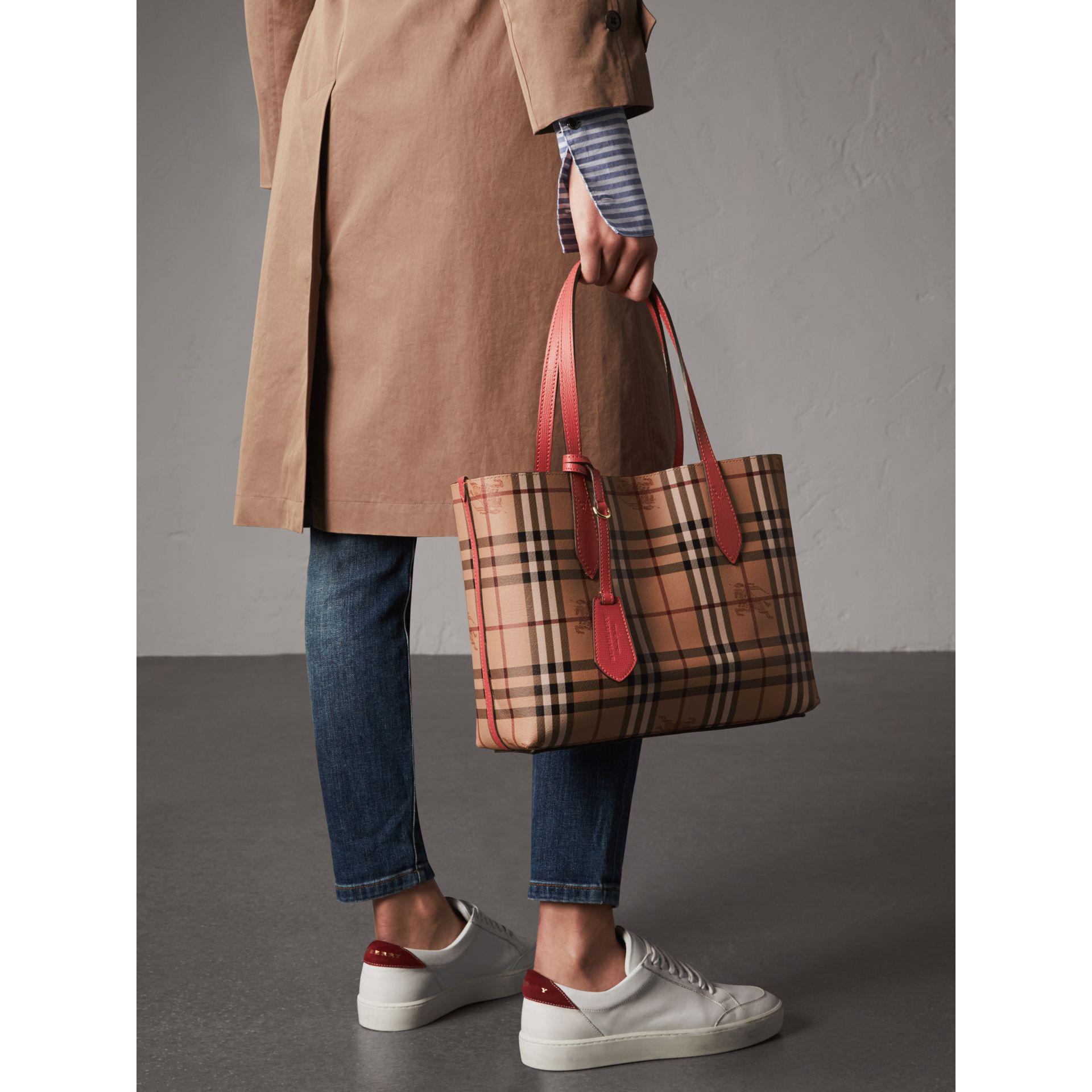 Burberry The Medium Reversible Tote In Haymarket Check And Leather Coral Red  | Lyst