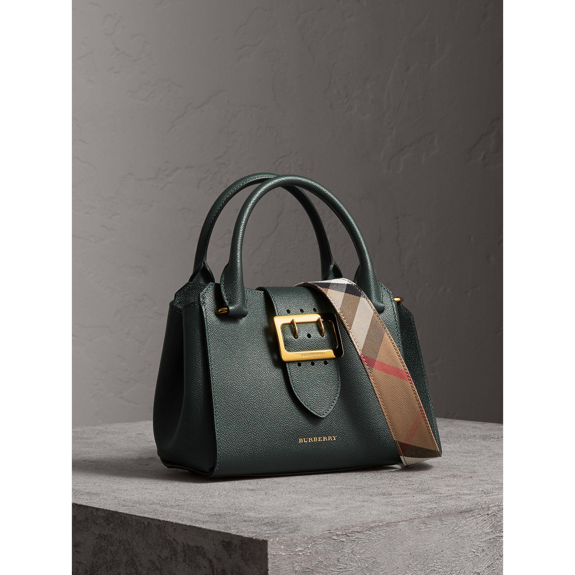Burberry The Small Buckle Tote In Grainy Leather in Green Lyst