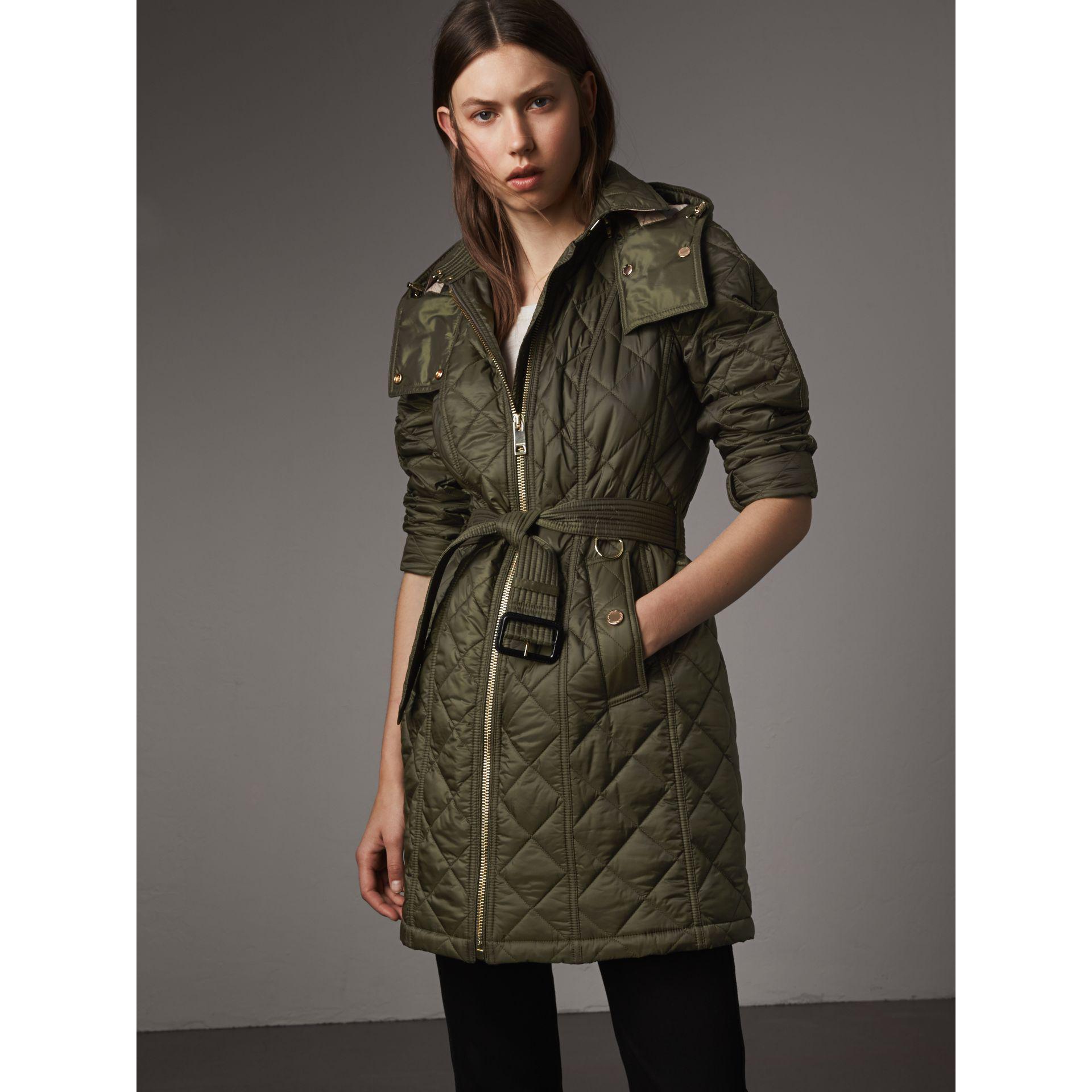 burberry detachable hood quilted showerproof parka