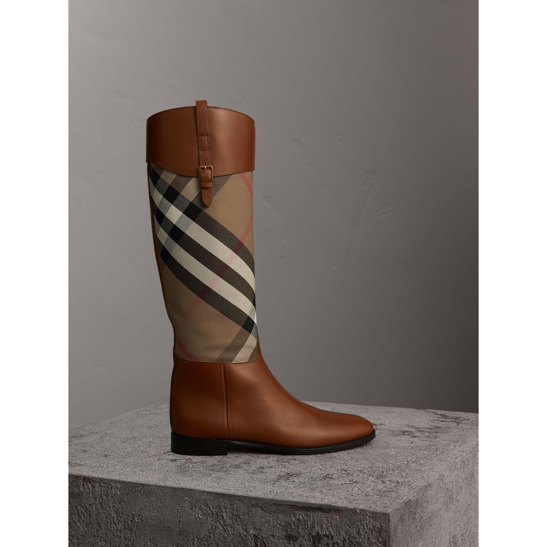 Vuggeviser bad forhøjet Burberry House Check and Leather Riding Boots | Lyst