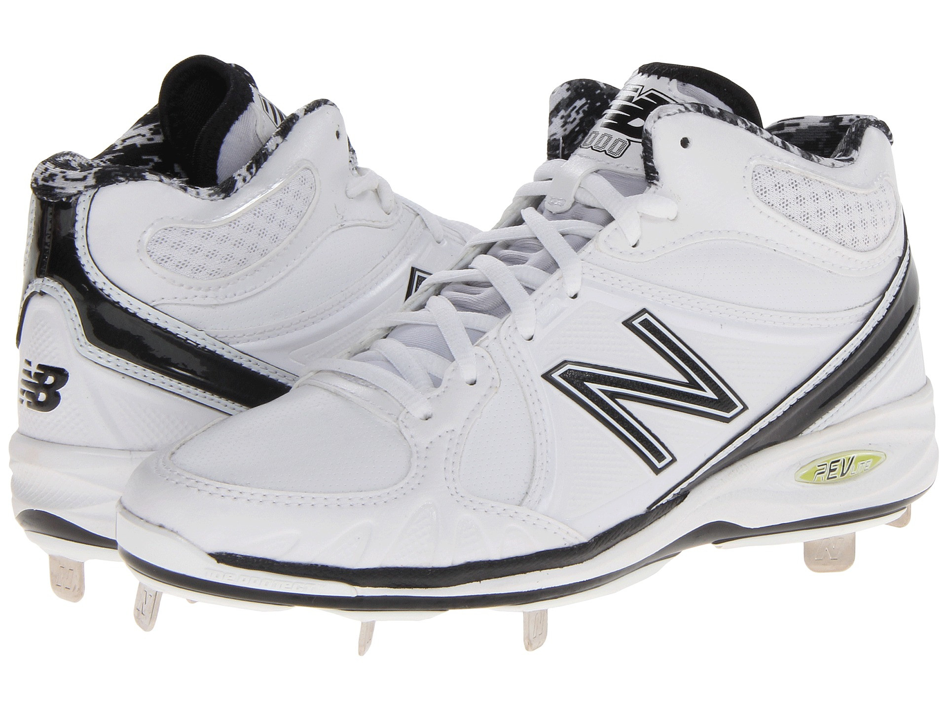 New Balance Mb3000 Metal Synthetic Midcut Cleat in White/Black (White