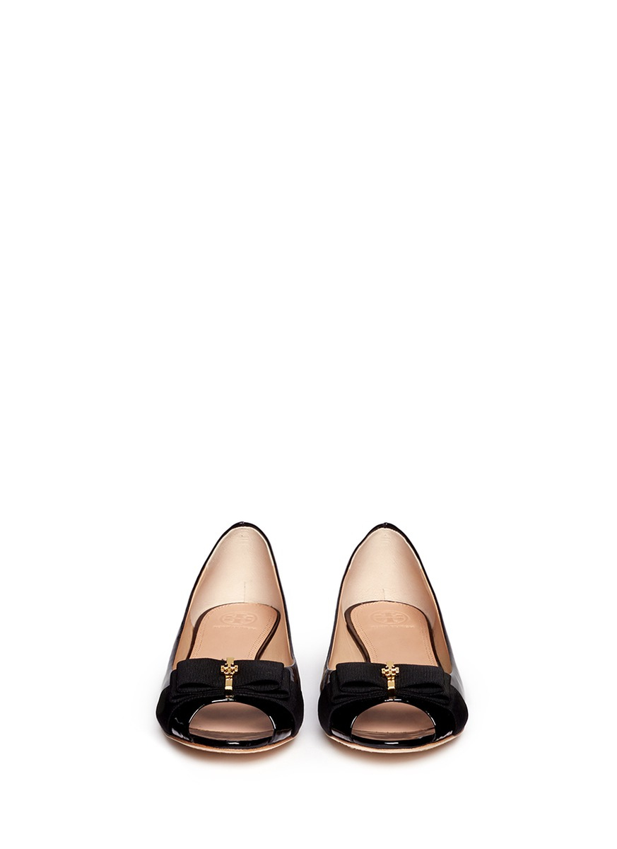 Tory Burch 'trudy' Patent Leather Open Toe Flats in Black | Lyst