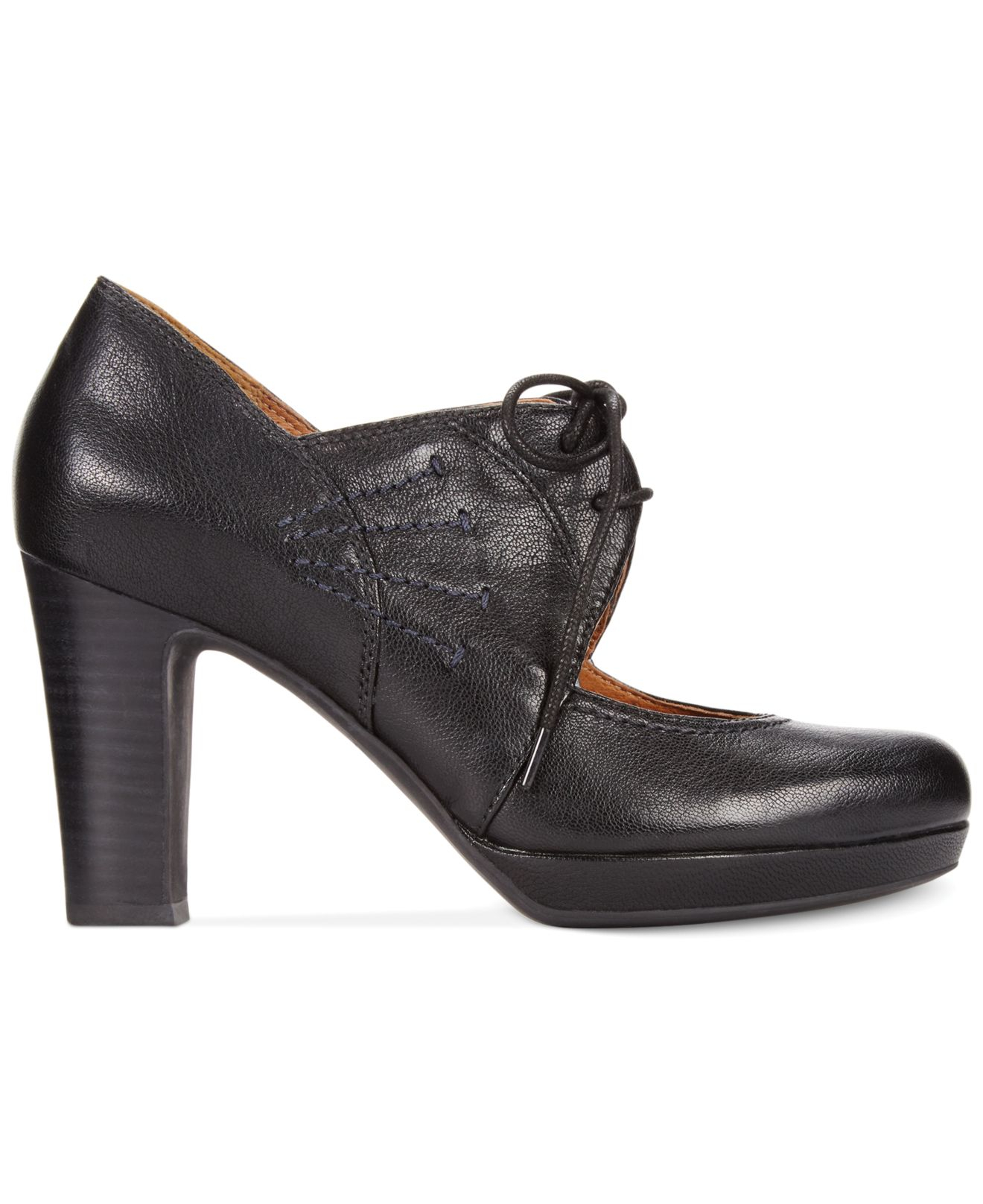 Clarks Artisan Womens Flyrt Platform Pumps in Black |