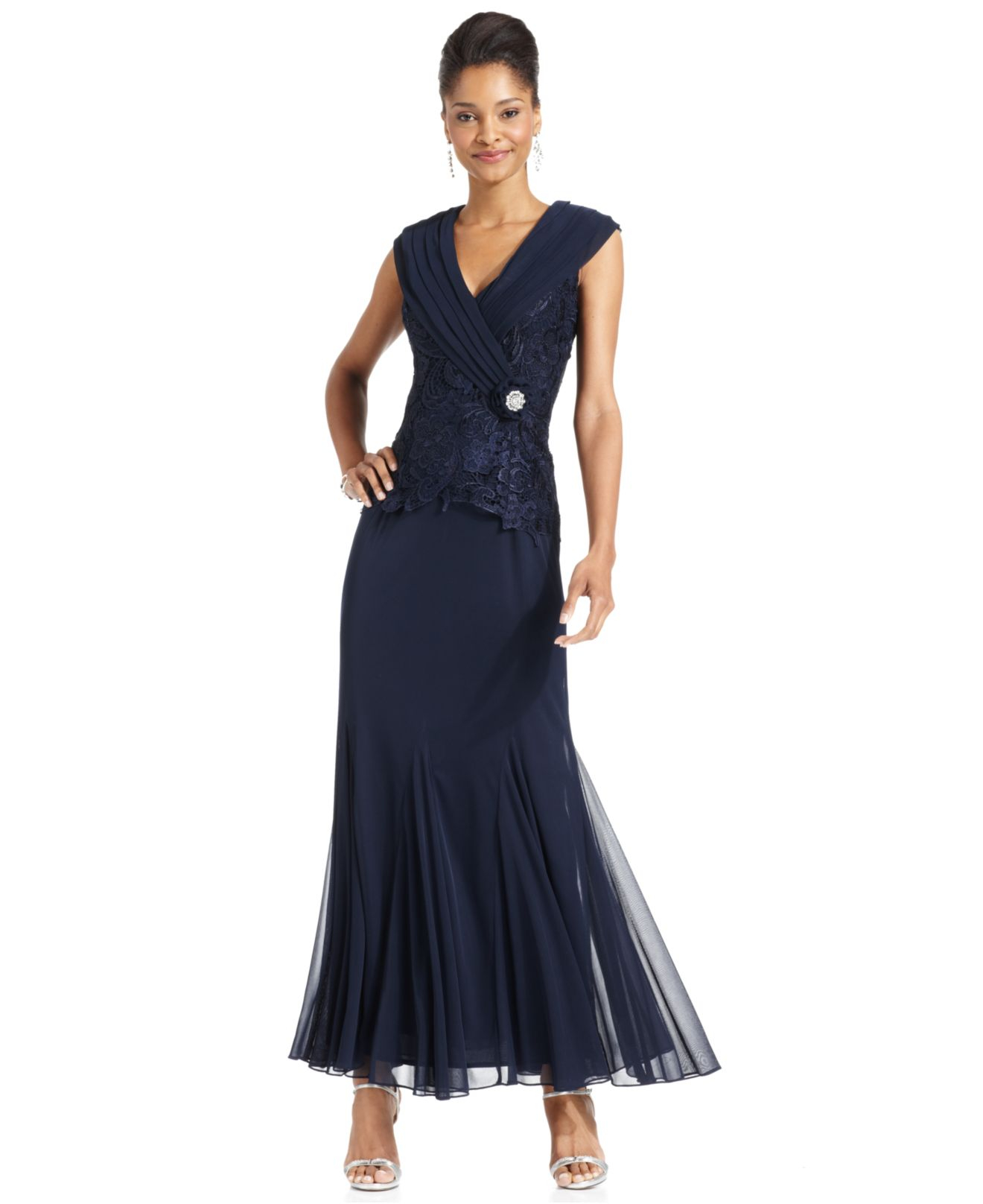 Patra Cap-Sleeve Lace Gown in Navy 