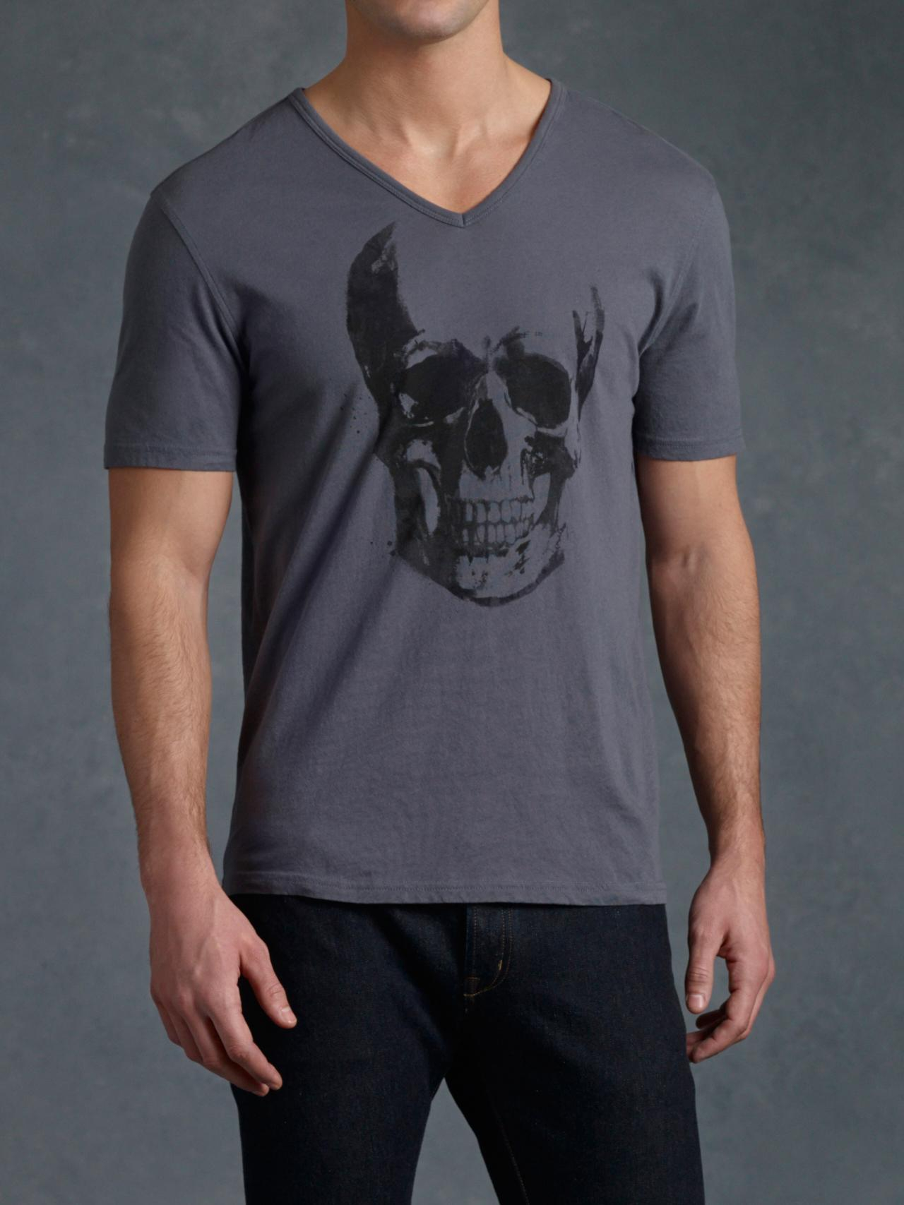 skull graphic tee