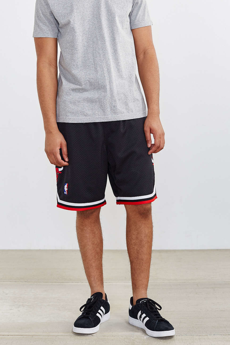 Mitchell & Ness Chicago Bulls Authentic Basketball Short in Black 