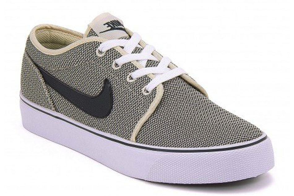 nike toki low txt