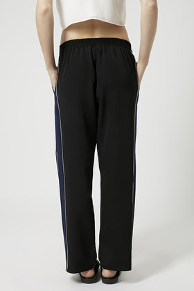 cuffless joggers