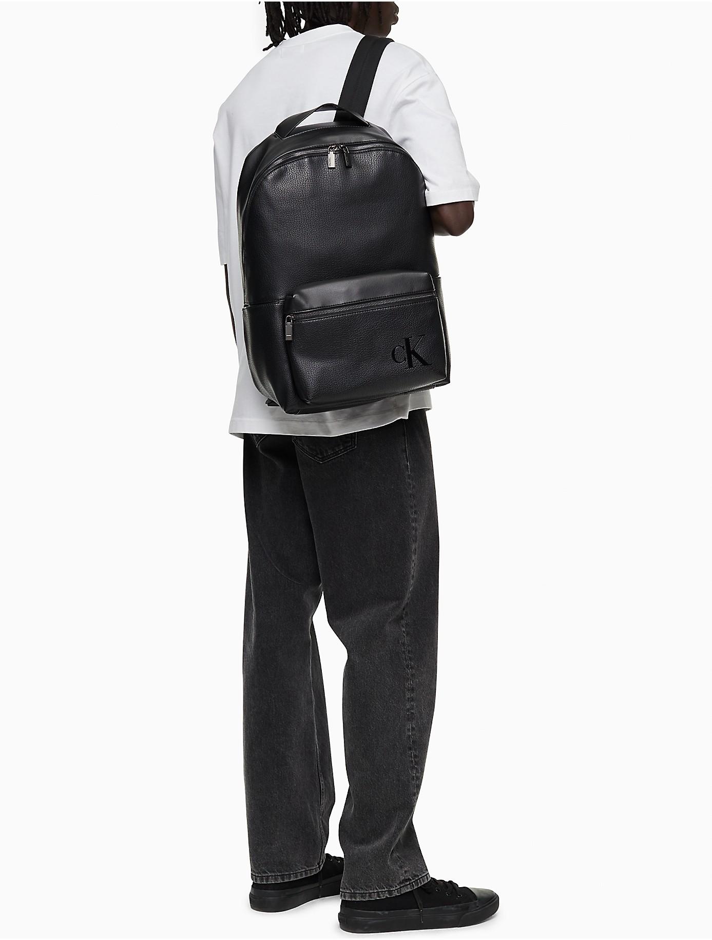 Welvarend vonnis Zuinig Calvin Klein Pebble Mono Logo Backpack in Black for Men | Lyst