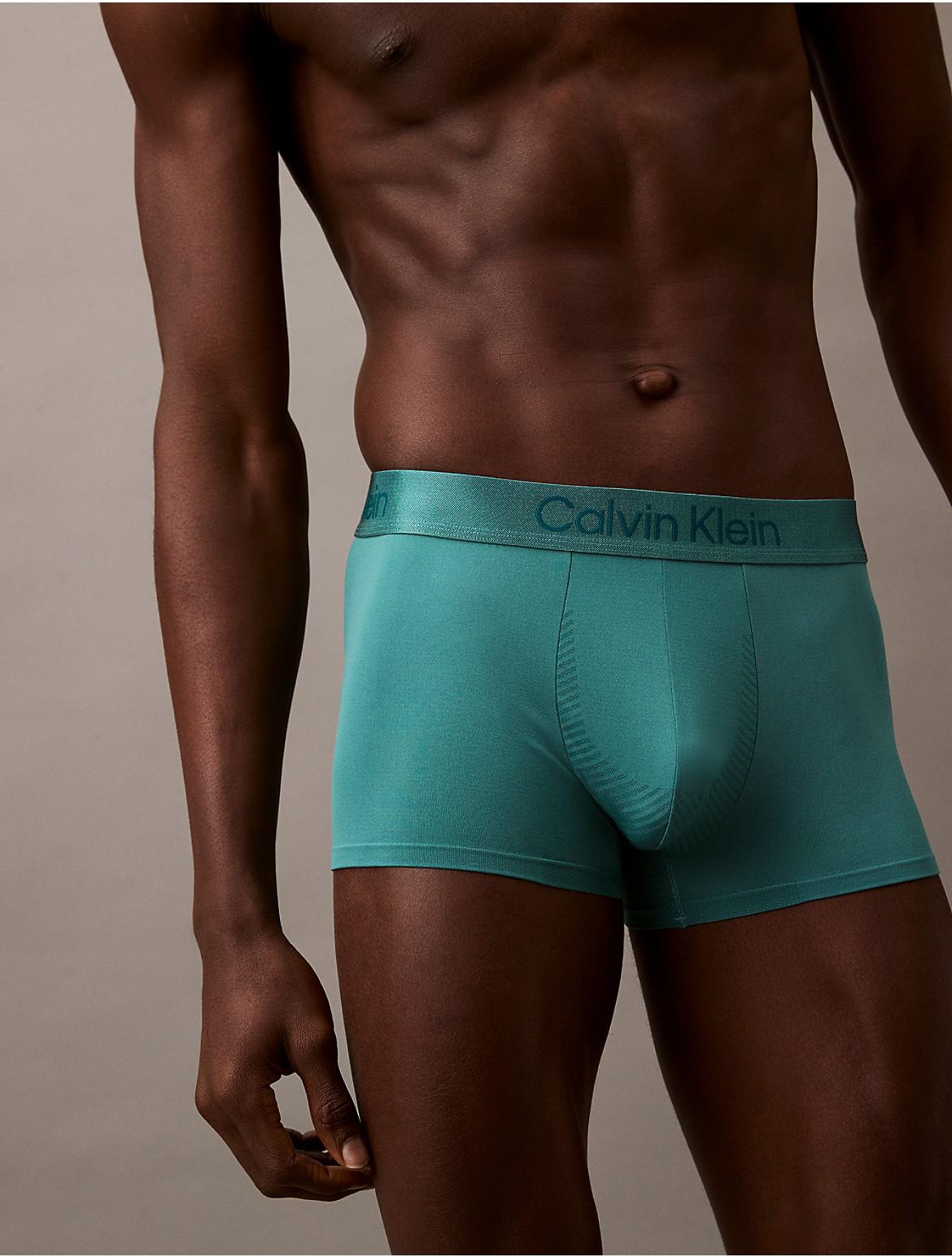 ◆ ◆ Men's Microfiber Tech Low Rise Trunk Calvin Klein Microfiber Tech Low Rise Trunk for Men | Lyst