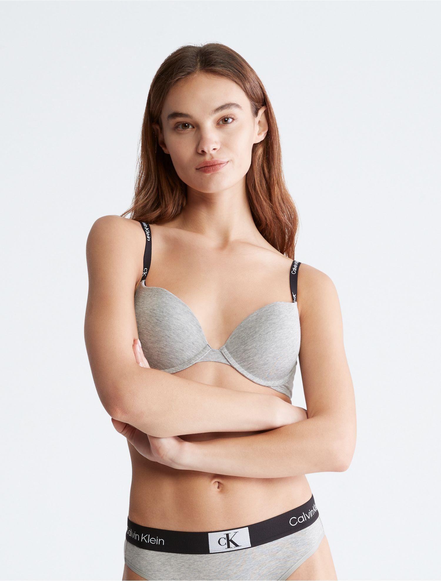 Calvin Klein Women's Constant Push Up Plunge Bra, Bare, 32A : :  Clothing, Shoes & Accessories