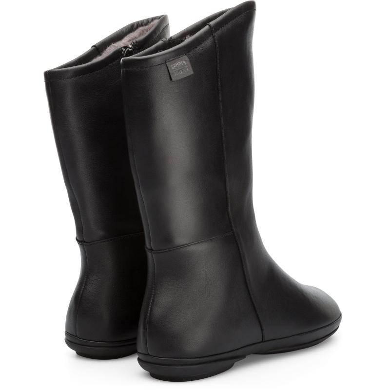 camper right boots