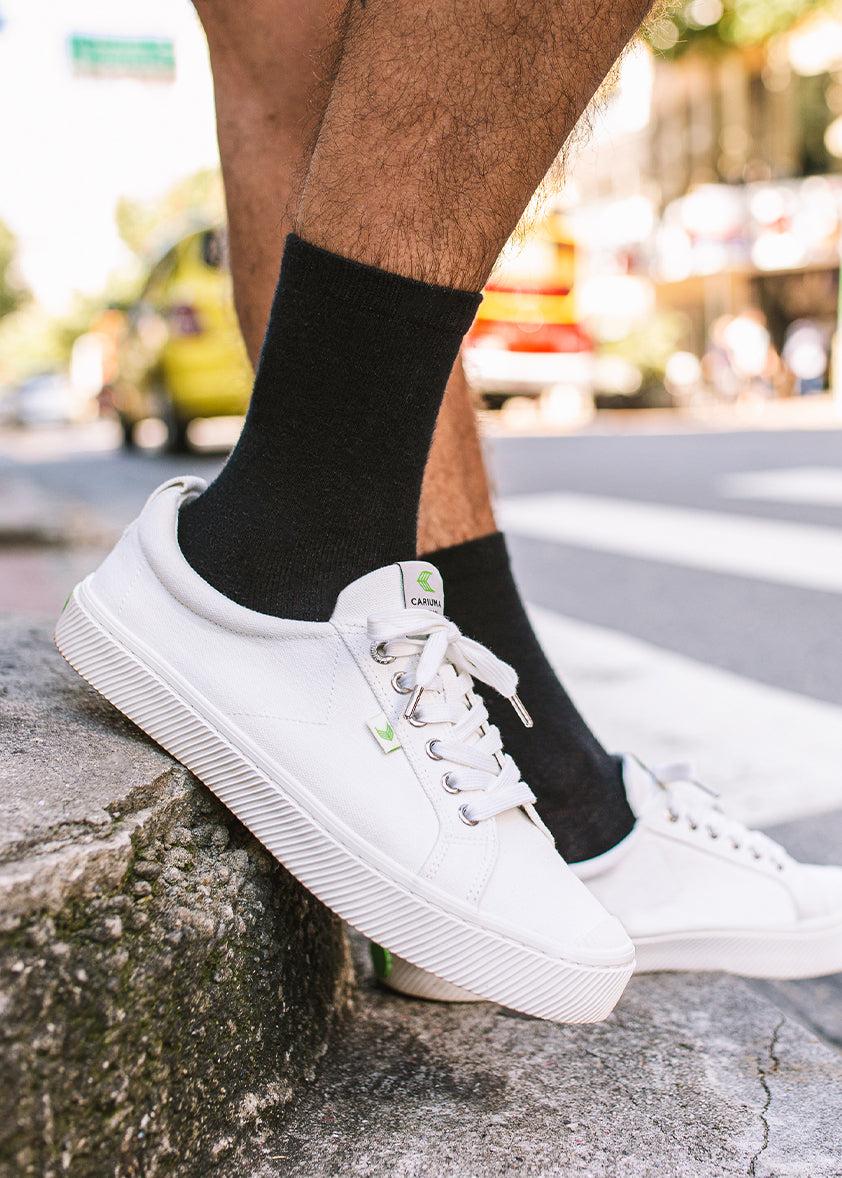 cariuma white canvas