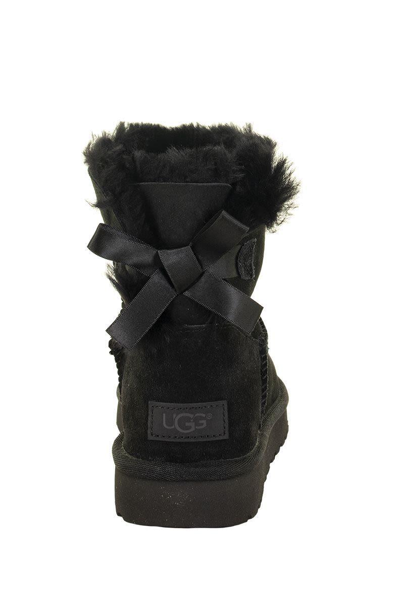 black bailey bow uggs