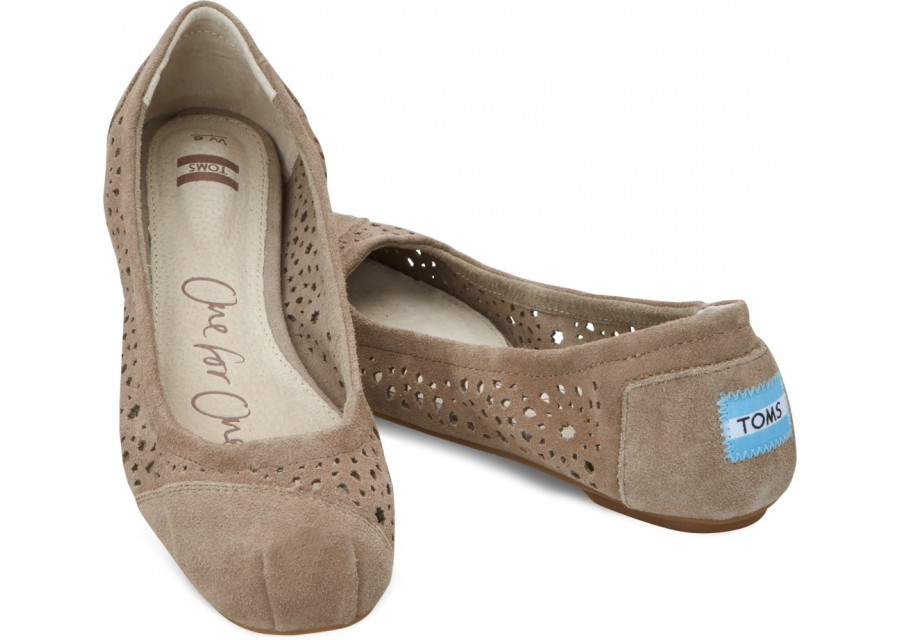 womens taupe flats