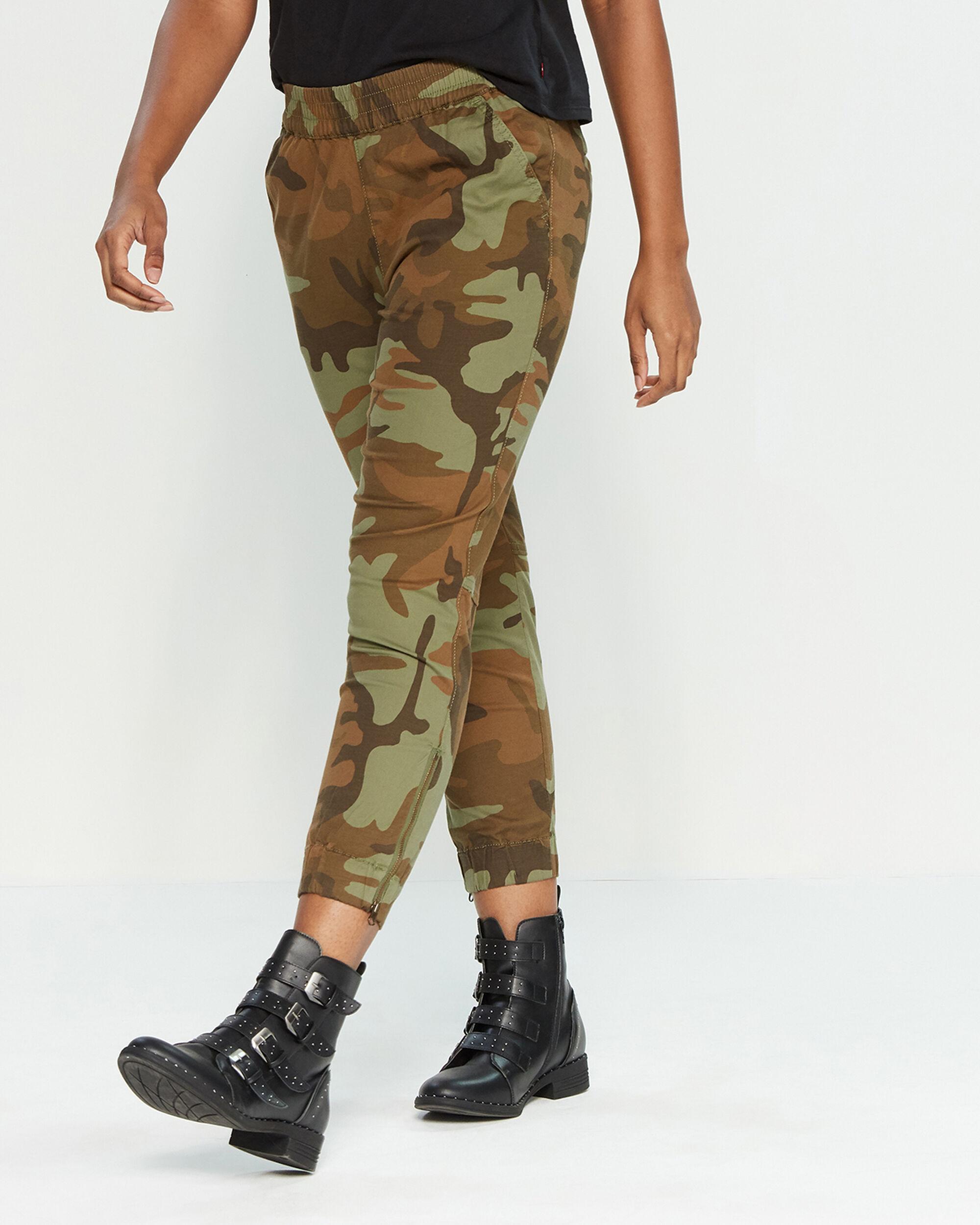 levi's jet set taper